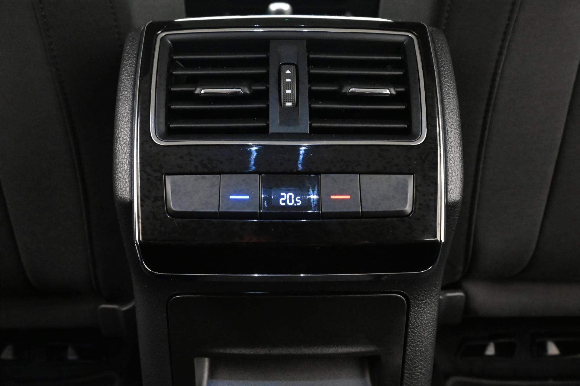 Hlavní fotografie vozu Škoda Superb 2,0 TDI 110 kW DSG Style Záruka až 5 let (23)