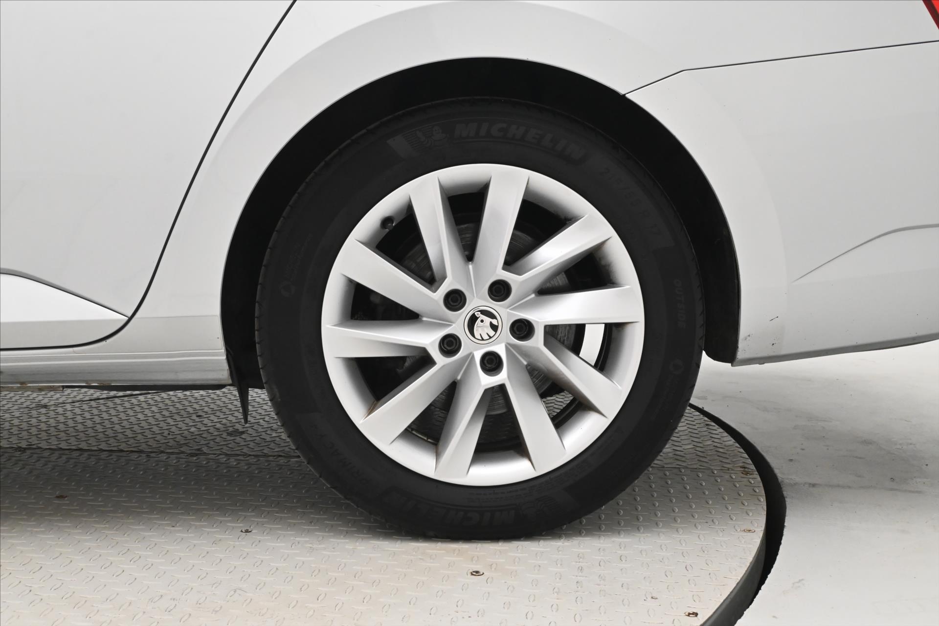 Hlavní fotografie vozu Škoda Superb 2,0 TDI 110 kW DSG Style Záruka až 5 let (34)