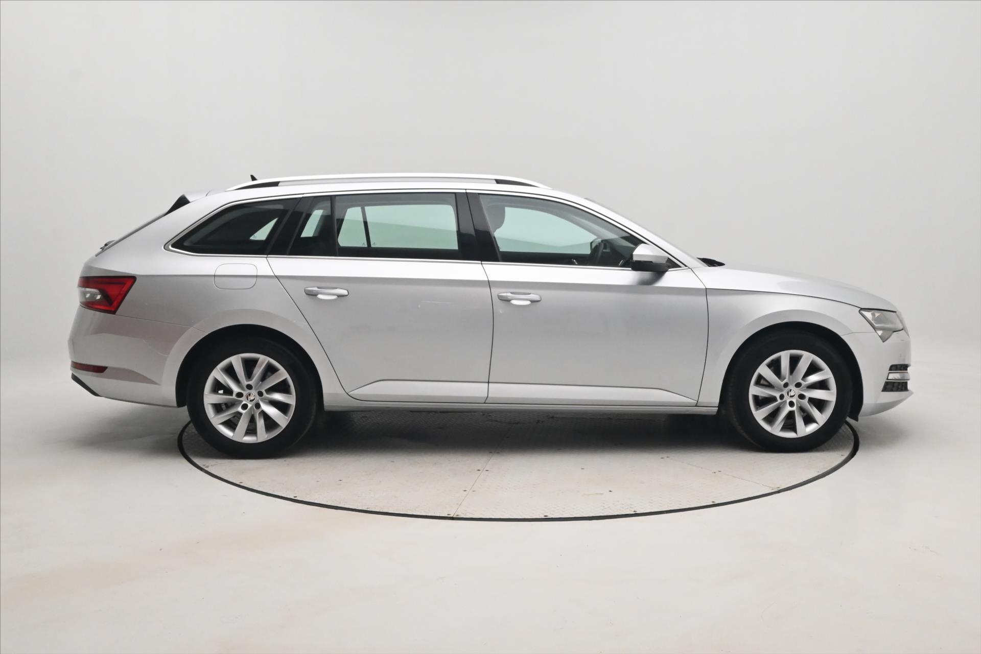 Hlavní fotografie vozu Škoda Superb 2,0 TDI 110 kW DSG Style Záruka až 5 let (5)