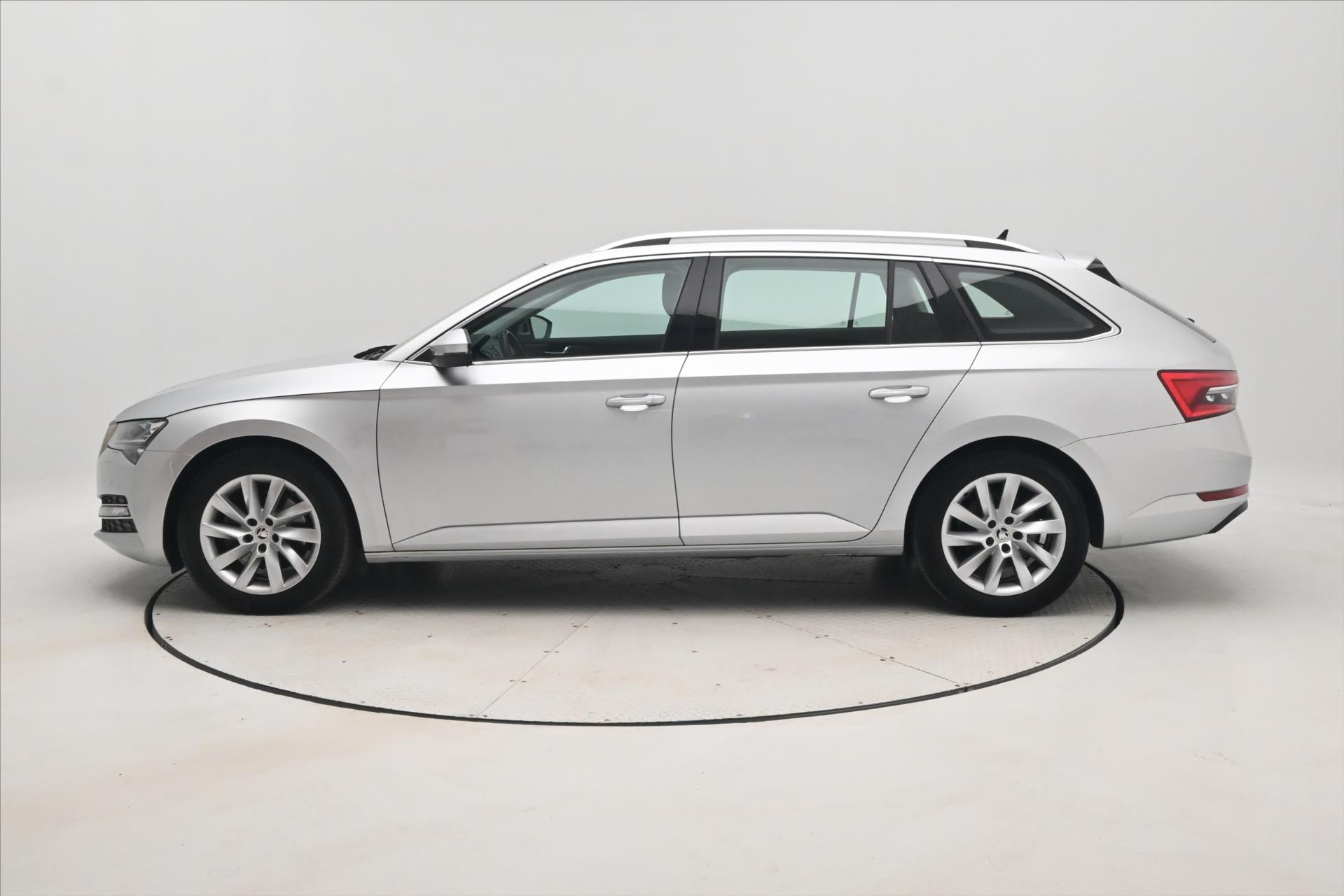 Hlavní fotografie vozu Škoda Superb 2,0 TDI 110 kW DSG Style Záruka až 5 let (9)