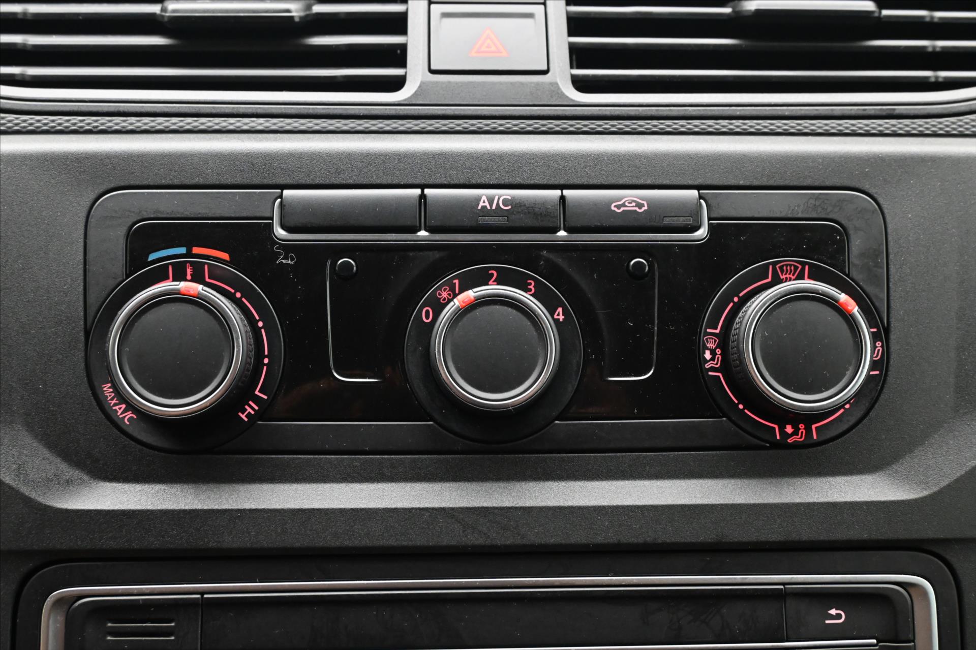 Main photo of the car Volkswagen Caddy 2.0 TDI 75 kW MAXI KLIMA Warranty up to 5 years (21)