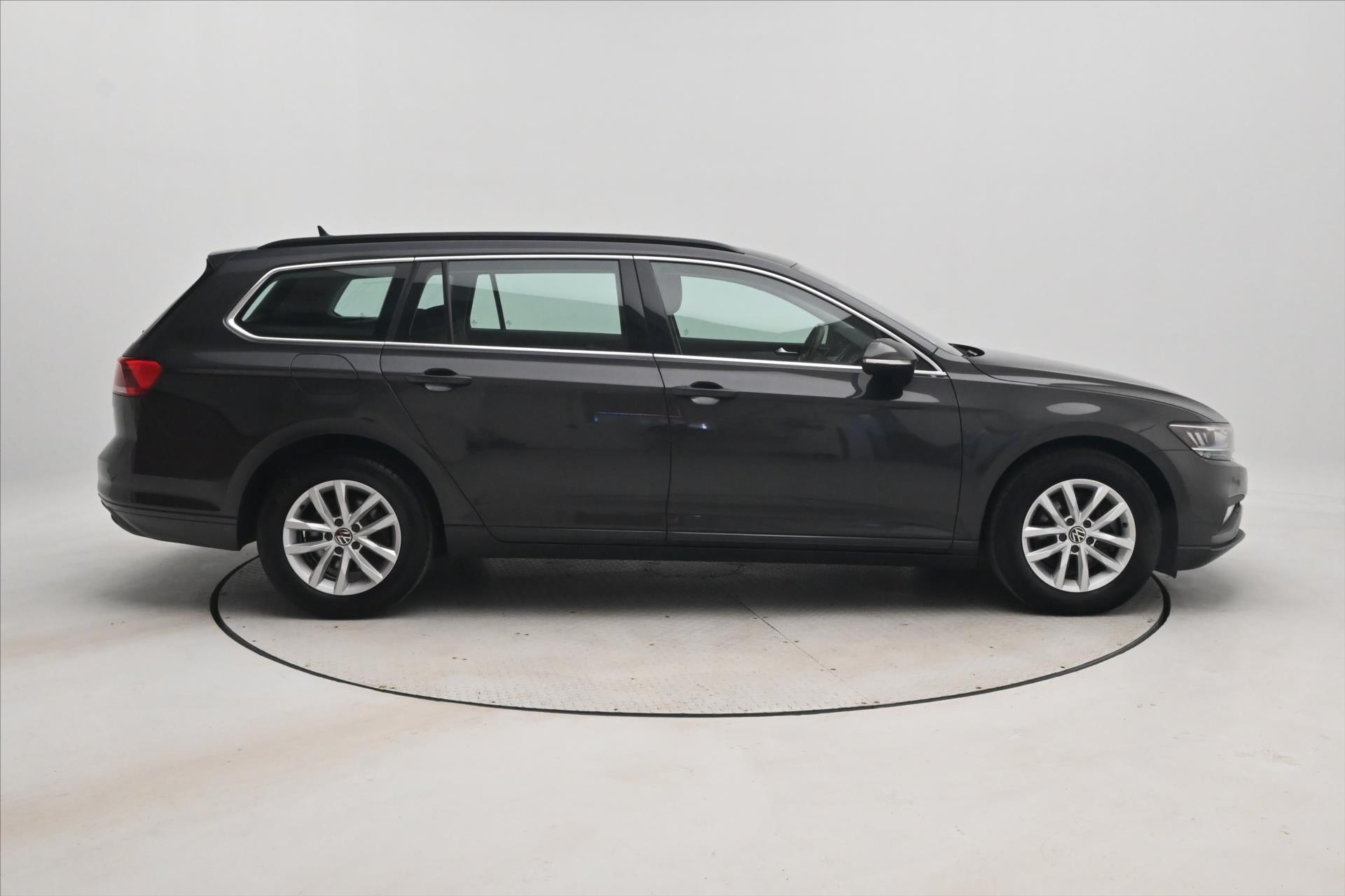 Hlavní fotografie vozu Volkswagen Passat 2,0 TDI 110kW DSG Business Záruka až 5 let (4)