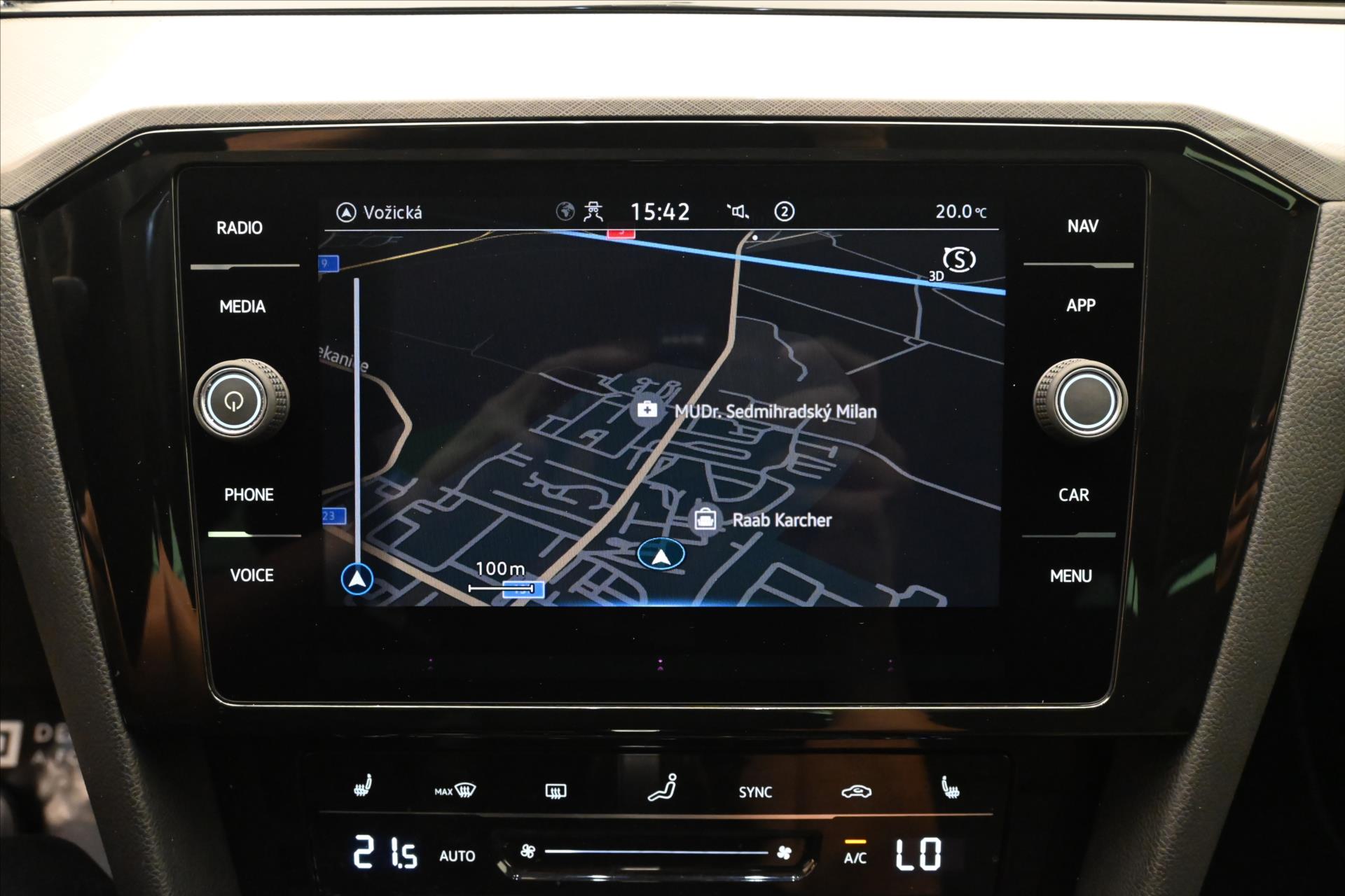 Hlavní fotografie vozu Volkswagen Passat 2,0 TDI 110 KW DSG Business Záruka až 5 let (21)