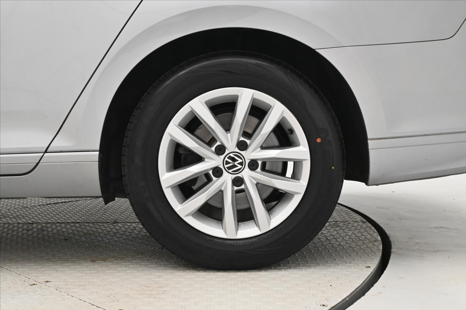 Hlavní fotografie vozu Volkswagen Passat 2,0 TDI 110 KW DSG Business Záruka až 5 let (33)