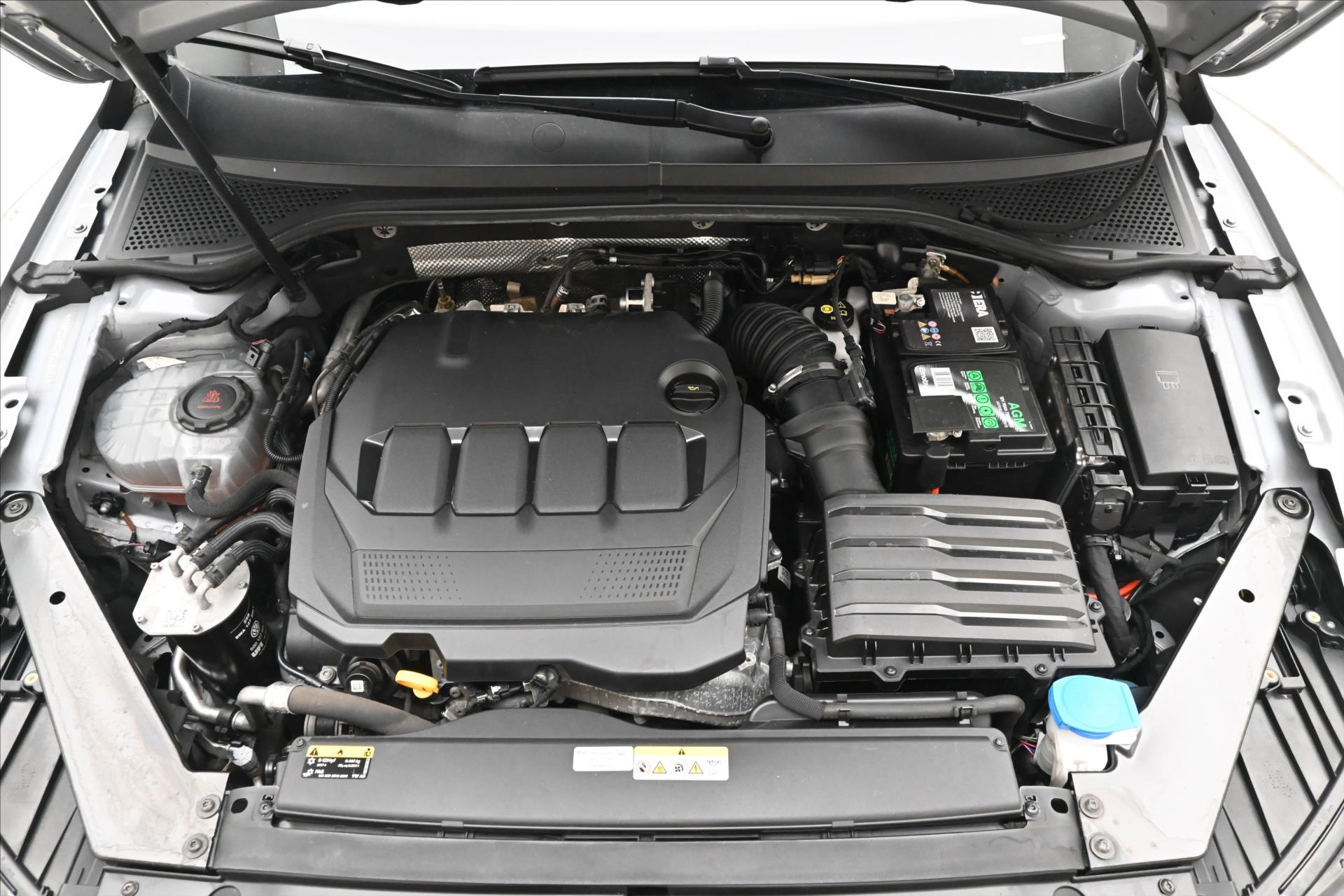 Hlavní fotografie vozu Volkswagen Passat 2,0 TDI 110 KW DSG Business Záruka až 5 let (10)
