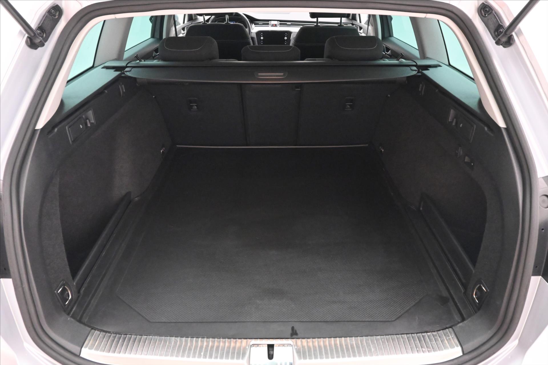 Hlavní fotografie vozu Volkswagen Passat 2,0 TDI 110 kW DSG Business Záruka až 5 let (11)