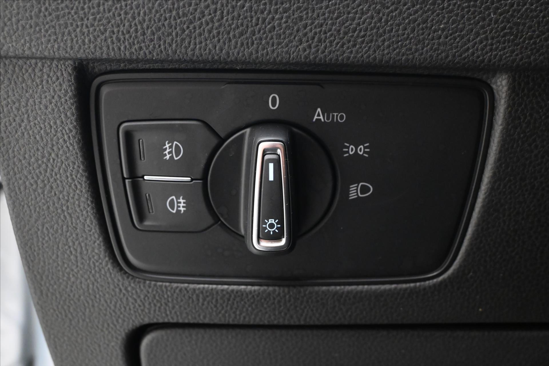 Hlavní fotografie vozu Volkswagen Passat 2,0 TDI 110 kW DSG Business Záruka až 5 let (28)