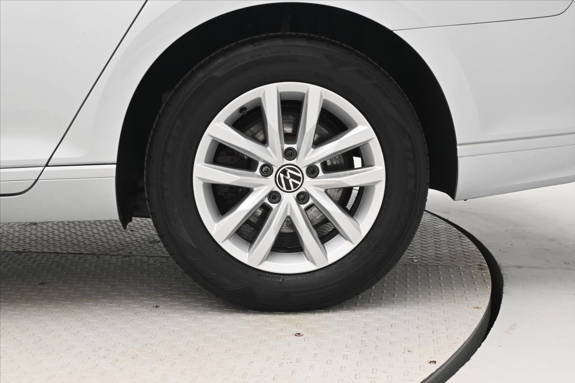 Hlavní fotografie vozu Volkswagen Passat 2,0 TDI 110 kW DSG Business Záruka až 5 let (33)