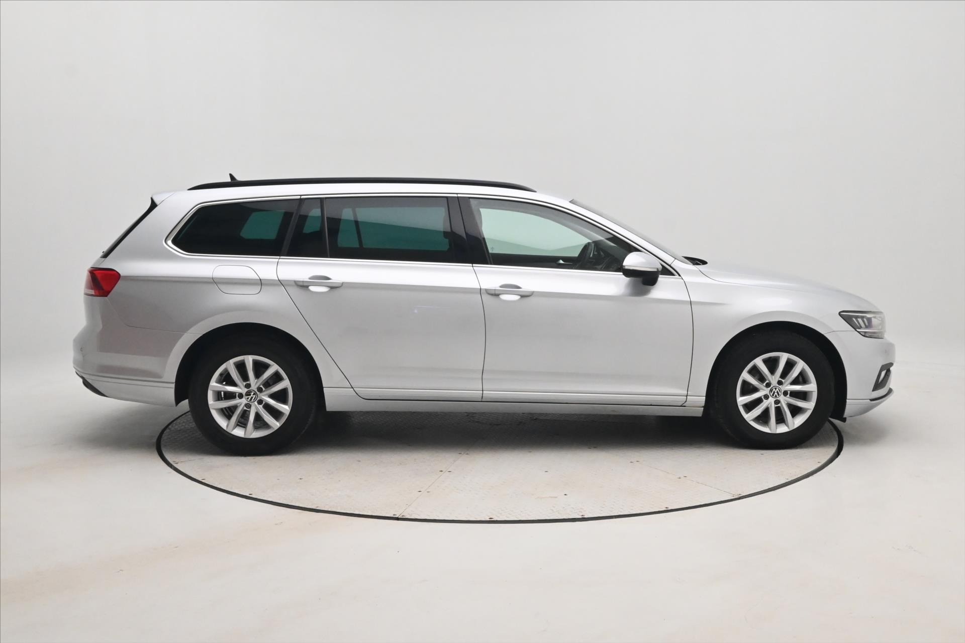 Hlavní fotografie vozu Volkswagen Passat 2,0 TDI 110 kW DSG Business Záruka až 5 let (5)