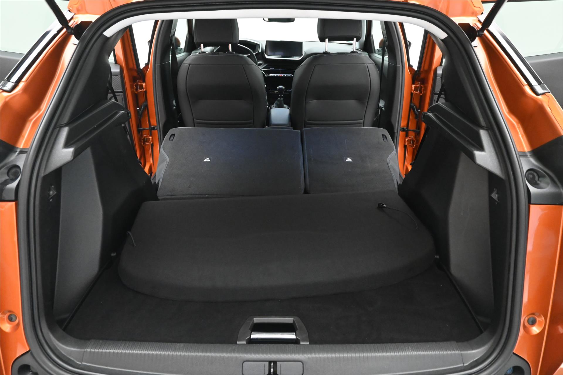 Hlavní fotografie vozu Peugeot 2008 1,5 BlueHDi 81 kW Allure Záruka až 5 let (12)