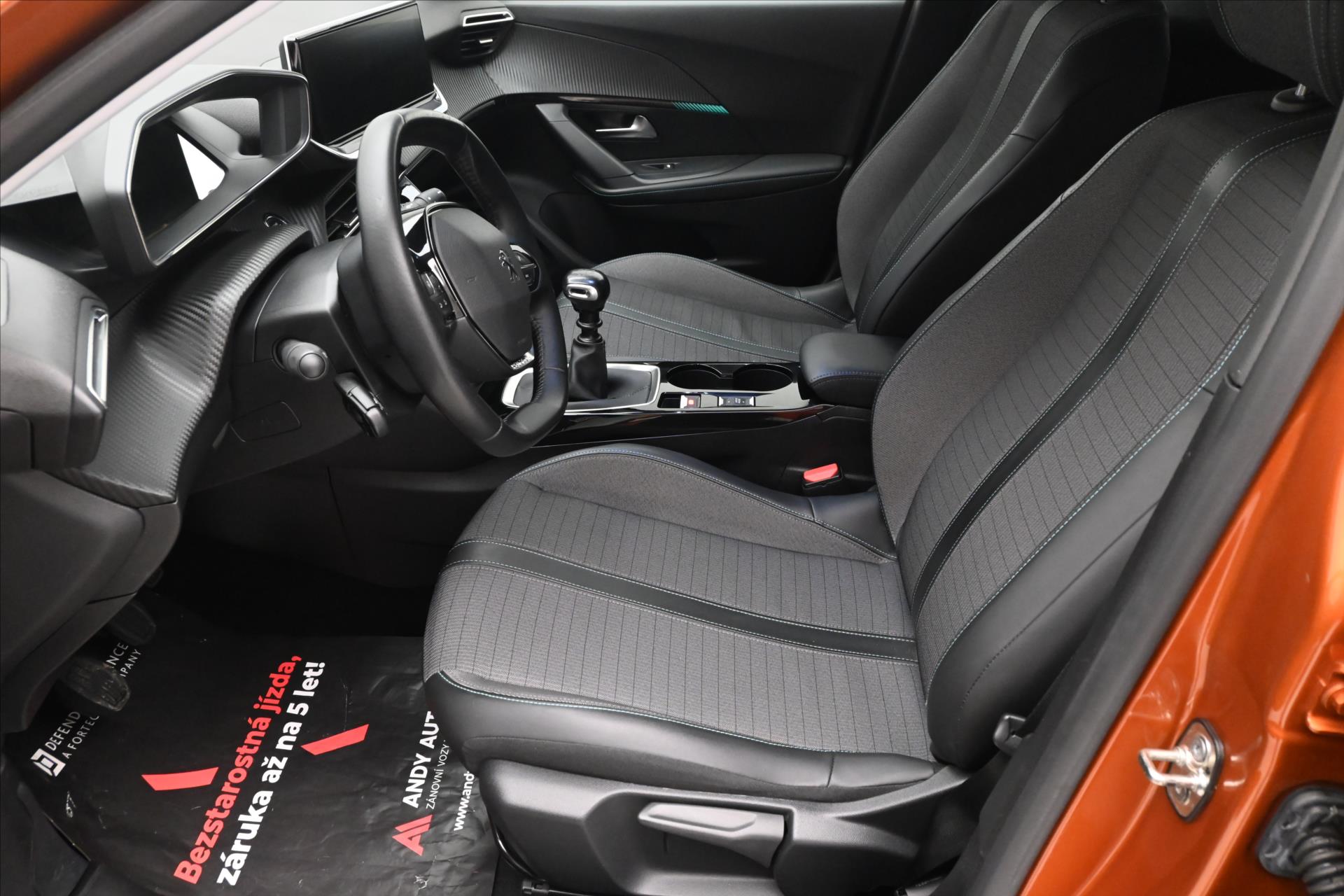 Hlavní fotografie vozu Peugeot 2008 1,5 BlueHDi 81 kW Allure Záruka až 5 let (14)