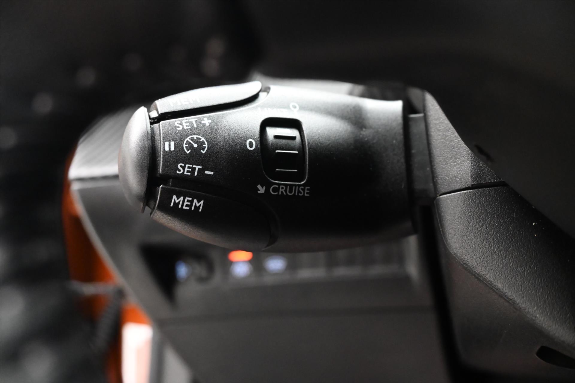 Hlavní fotografie vozu Peugeot 2008 1,5 BlueHDi 81 kW Allure Záruka až 5 let (23)