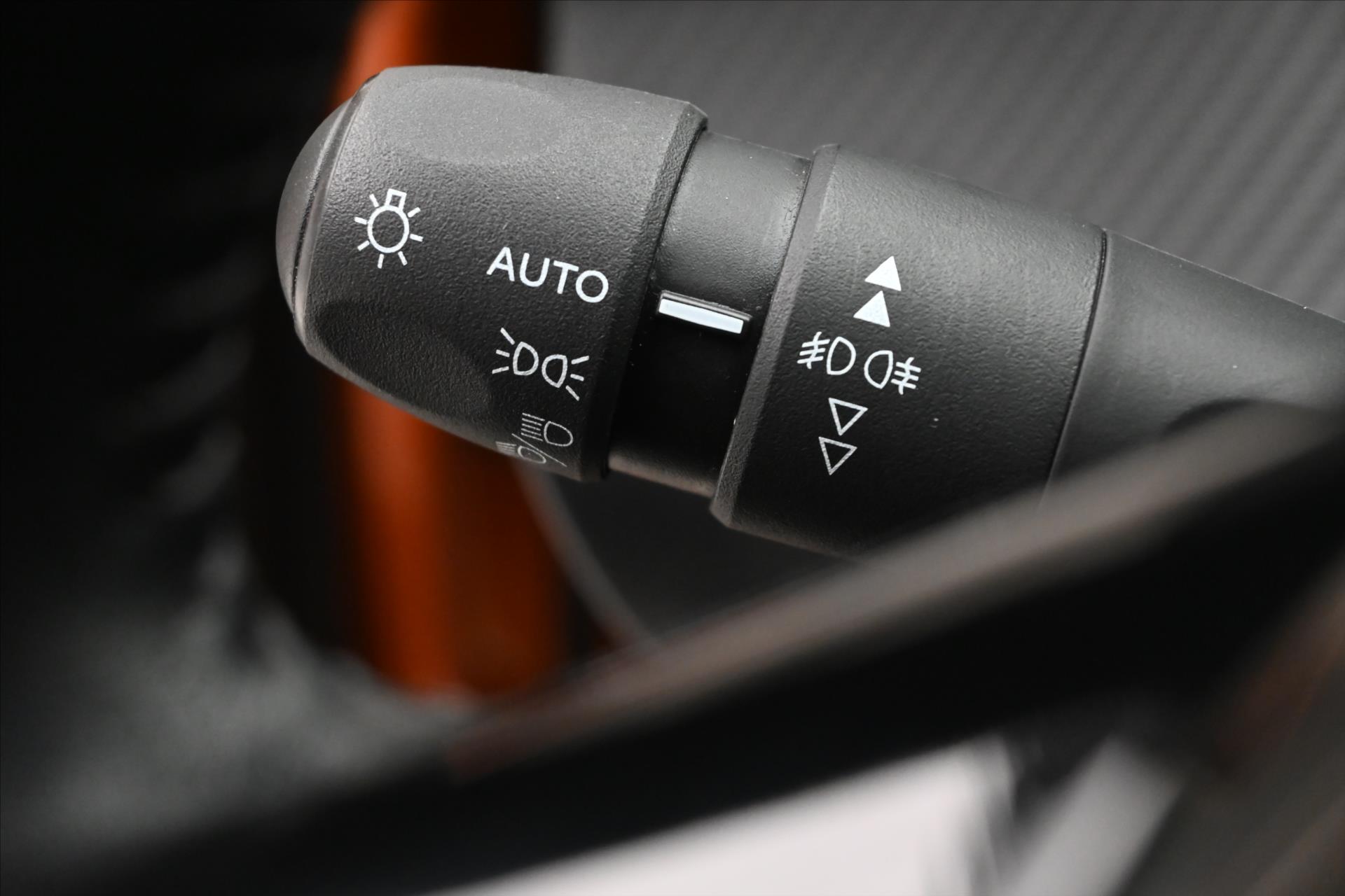Hlavní fotografie vozu Peugeot 2008 1,5 BlueHDi 81 kW Allure Záruka až 5 let (26)