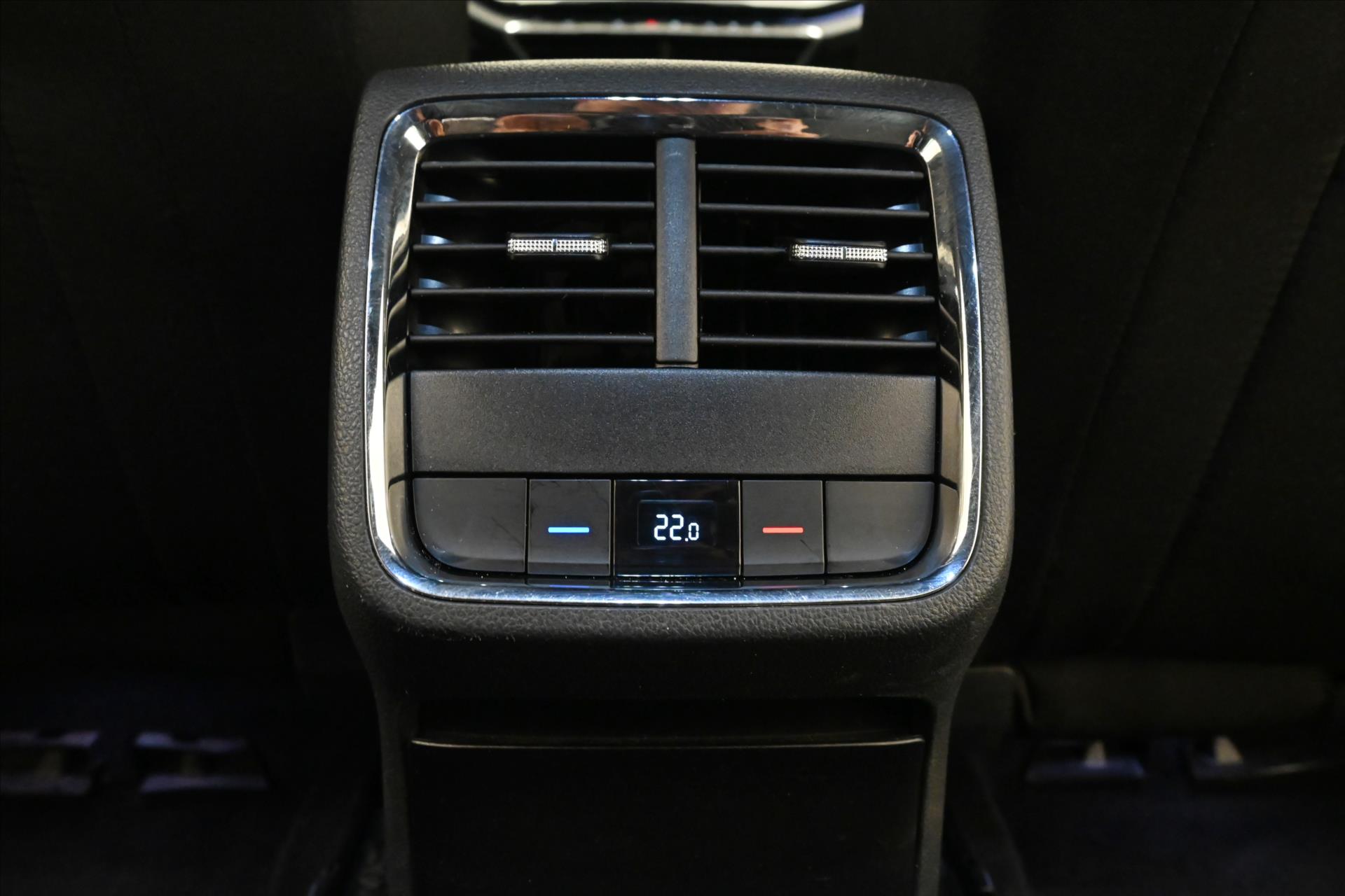 Hlavní fotografie vozu Škoda Octavia 2,0 TDI 110 kW DSG Sportline Záruka až 5 let (23)
