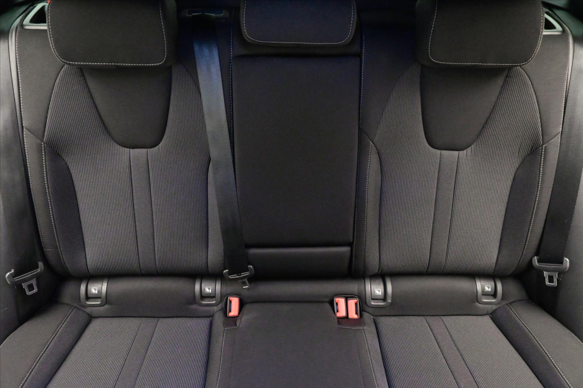 Hlavní fotografie vozu Škoda Octavia 2,0 TDI 110 kW DSG Sportline Záruka až 5 let (30)