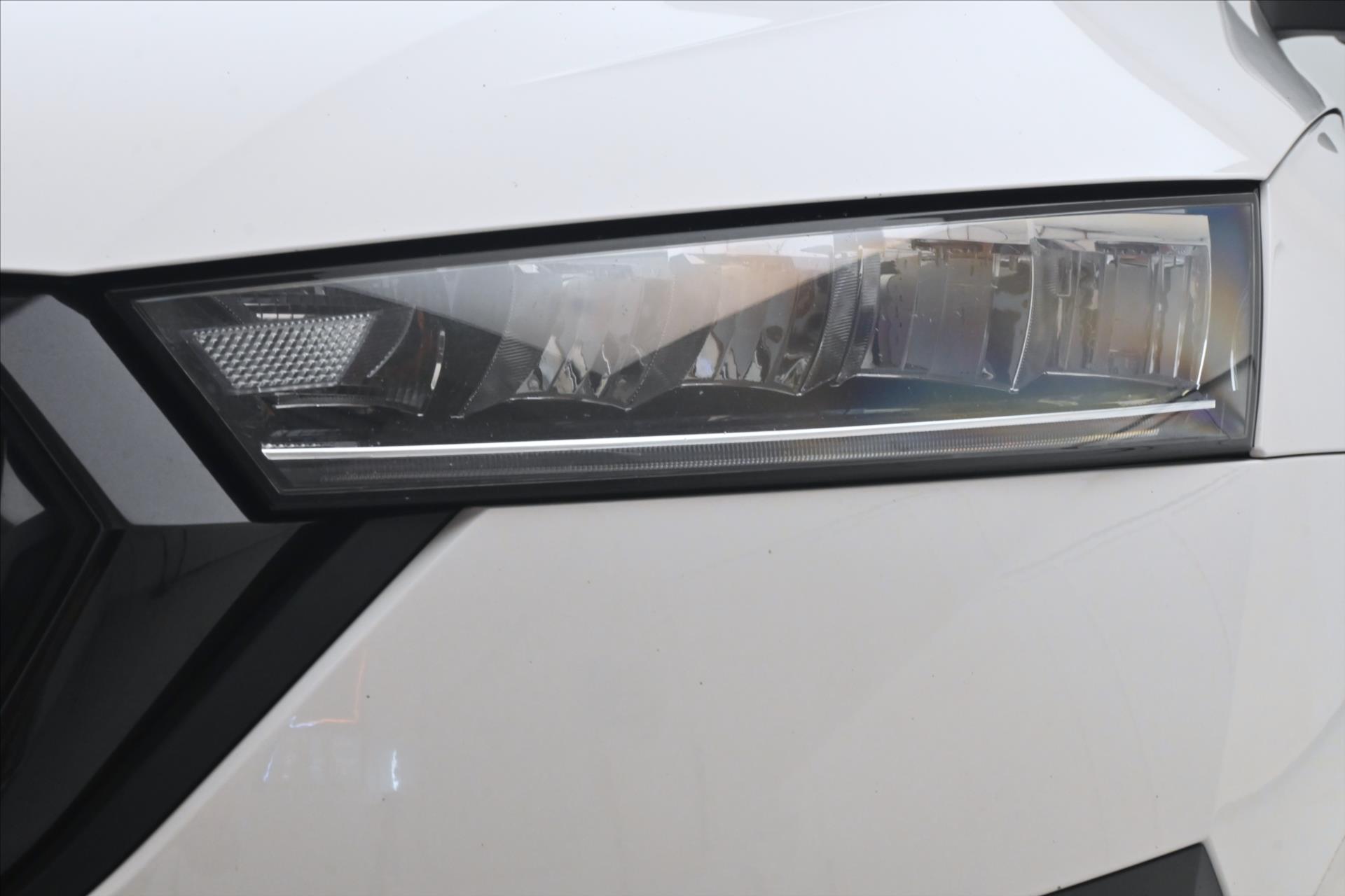 Hlavní fotografie vozu Škoda Octavia 2,0 TDI 110 kW DSG Sportline Záruka až 5 let (31)