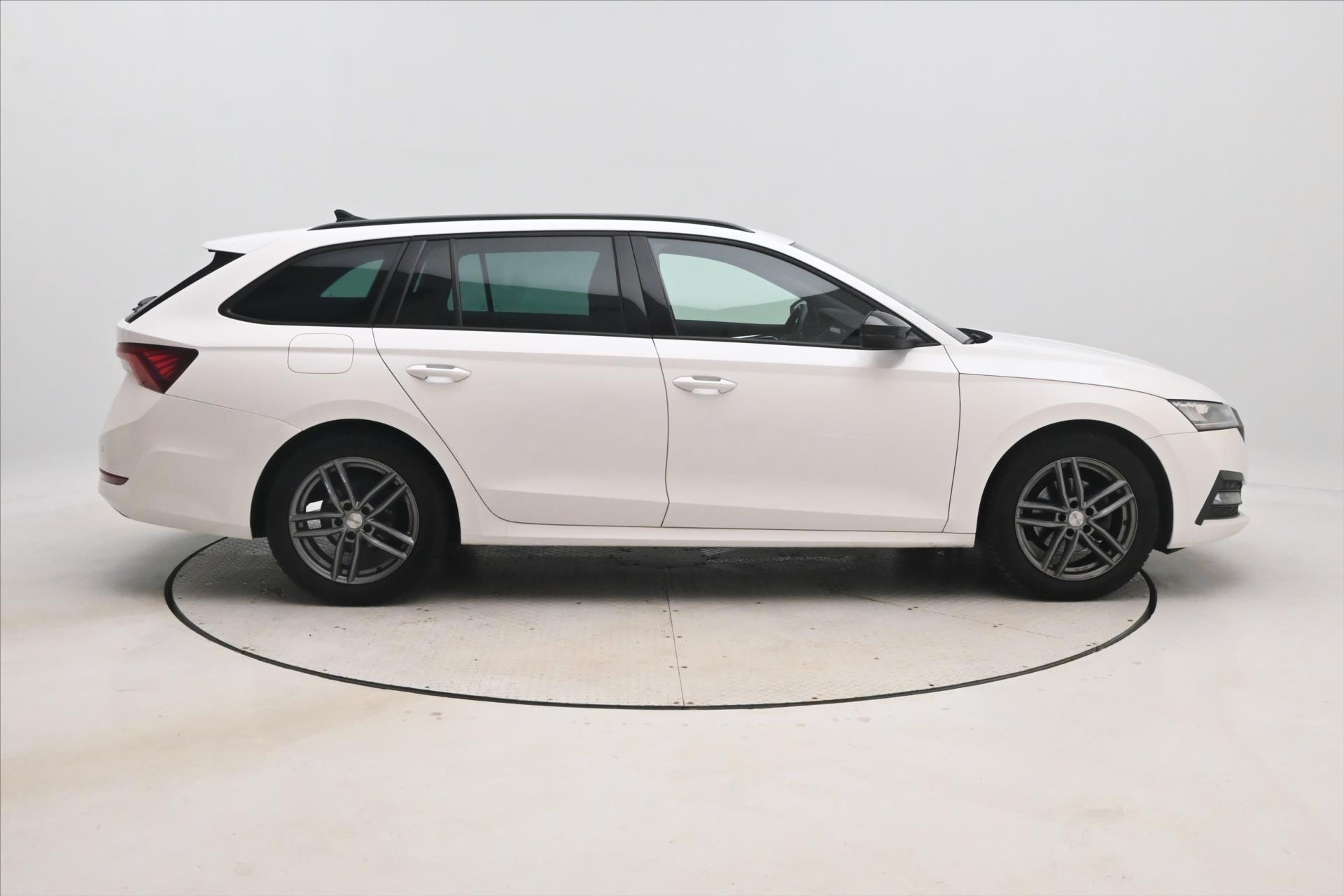 Hlavní fotografie vozu Škoda Octavia 2,0 TDI 110 kW DSG Sportline Záruka až 5 let (5)