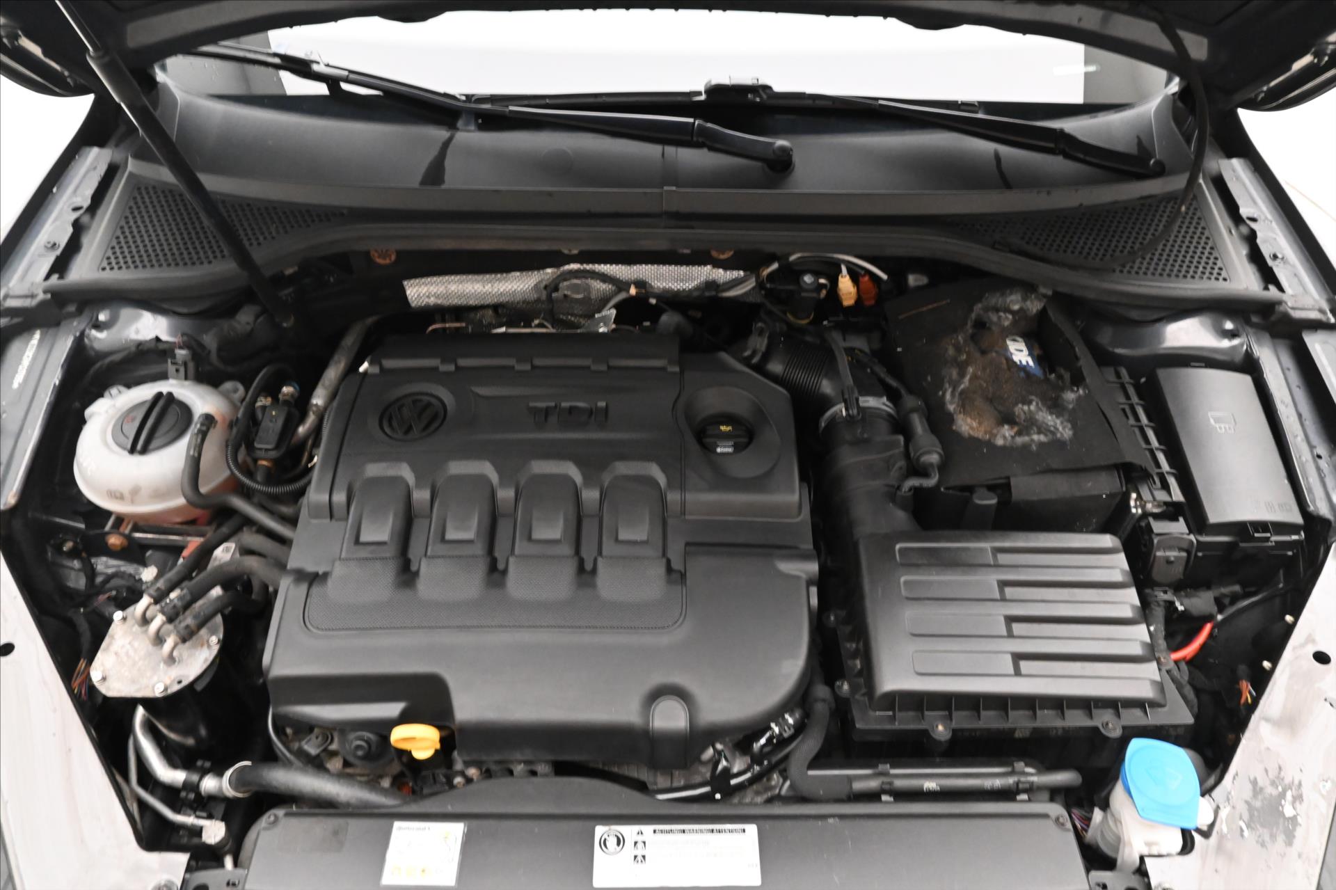 Hlavní fotografie vozu Volkswagen Passat 2,0 TDI 140 kW DSG 4Motion Záruka až 5 let (9)