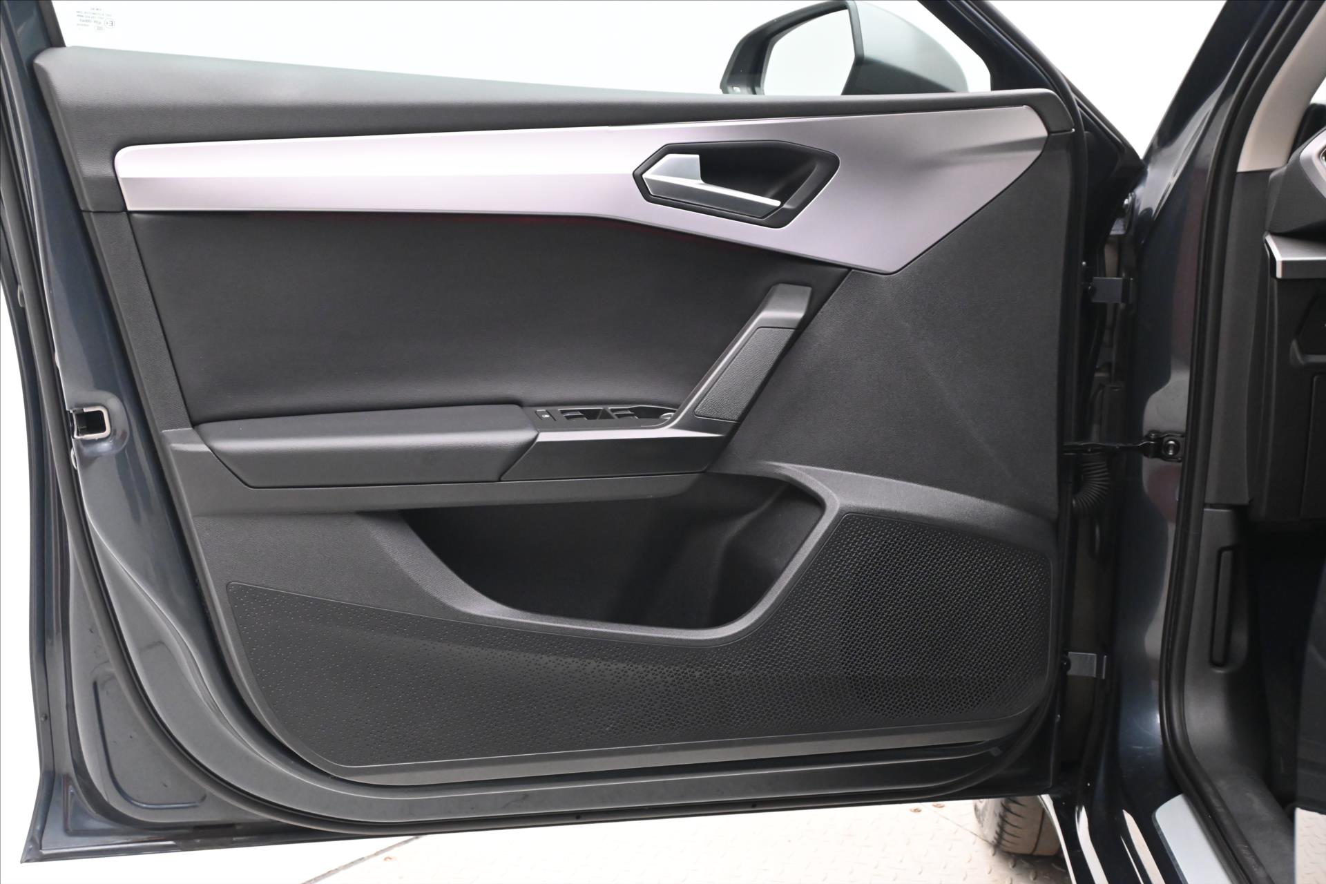 Hlavní fotografie vozu Seat Leon 2,0 TSI 140kW DSG FR Záruka až 5 let (25)
