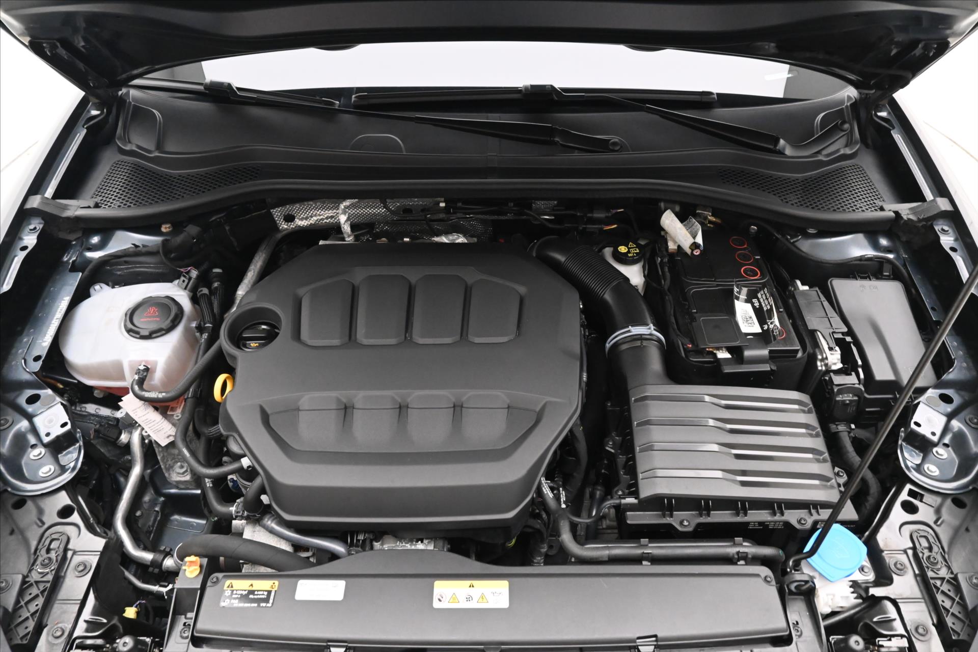 Hlavní fotografie vozu Seat Leon 2,0 TSI 140kW DSG FR Záruka až 5 let (10)