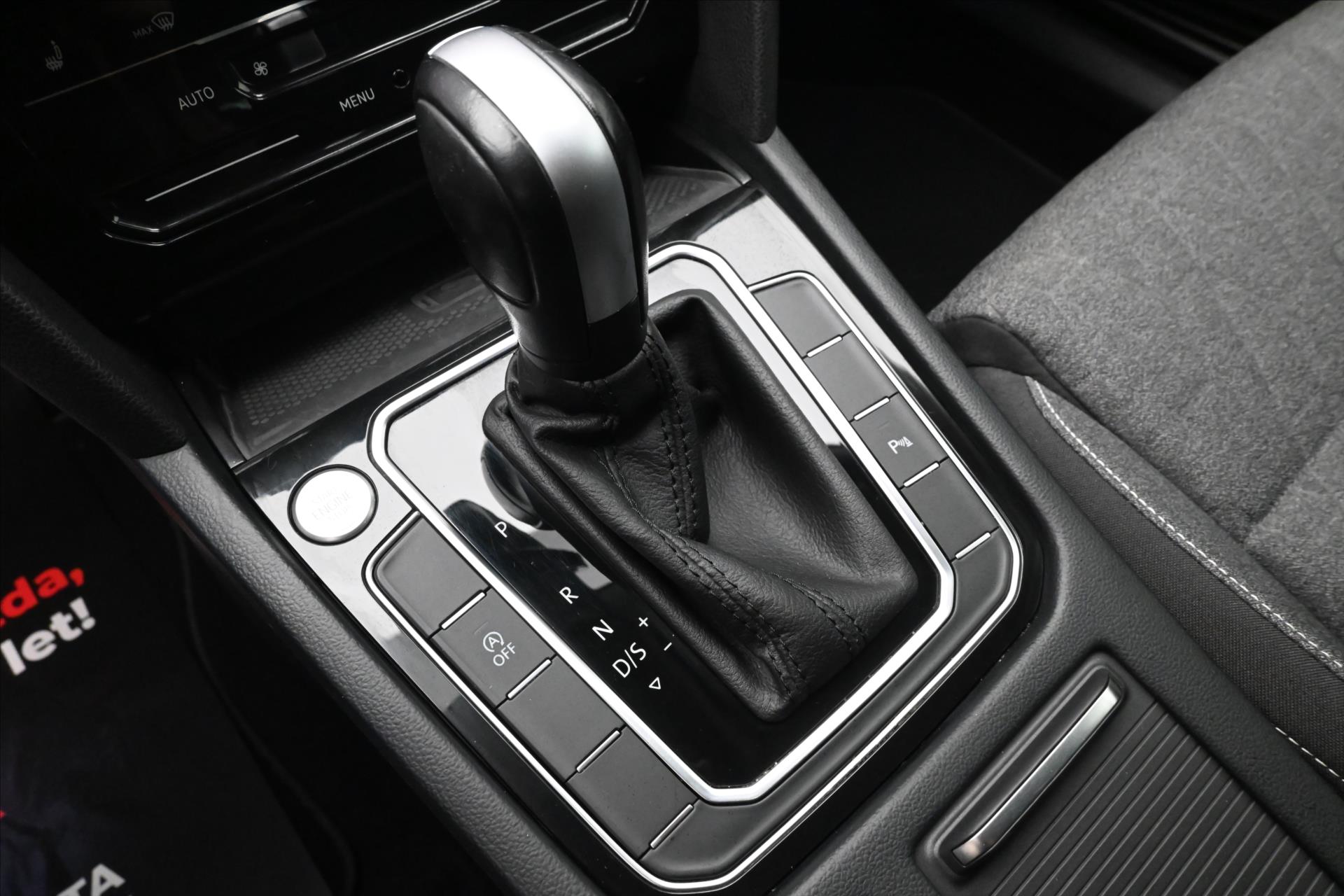 Hlavní fotografie vozu Volkswagen Passat 2,0 TDI 110kW DSG Business Záruka až 5 let (24)