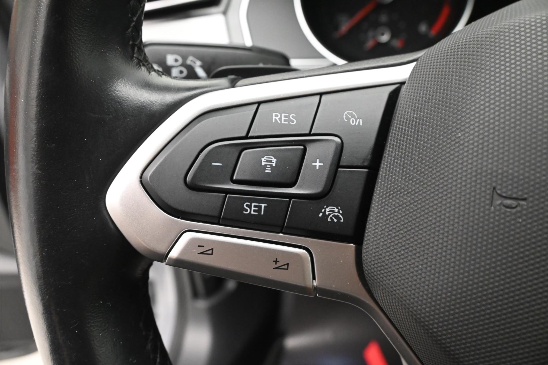 Hlavní fotografie vozu Volkswagen Passat 2,0 TDI 110kW DSG Business Záruka až 5 let (25)