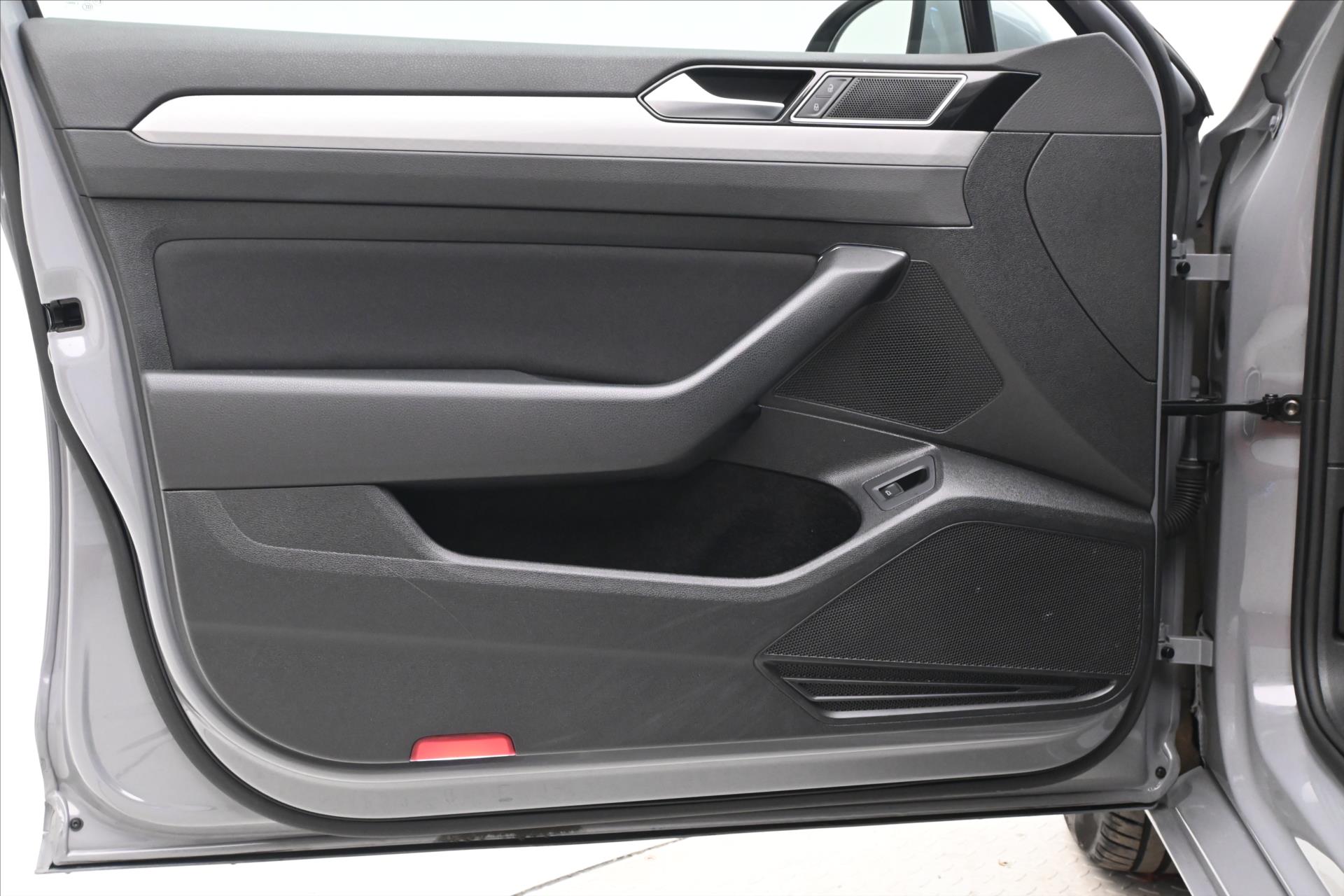 Hlavní fotografie vozu Volkswagen Passat 2,0 TDI 110kW DSG Business Záruka až 5 let (26)