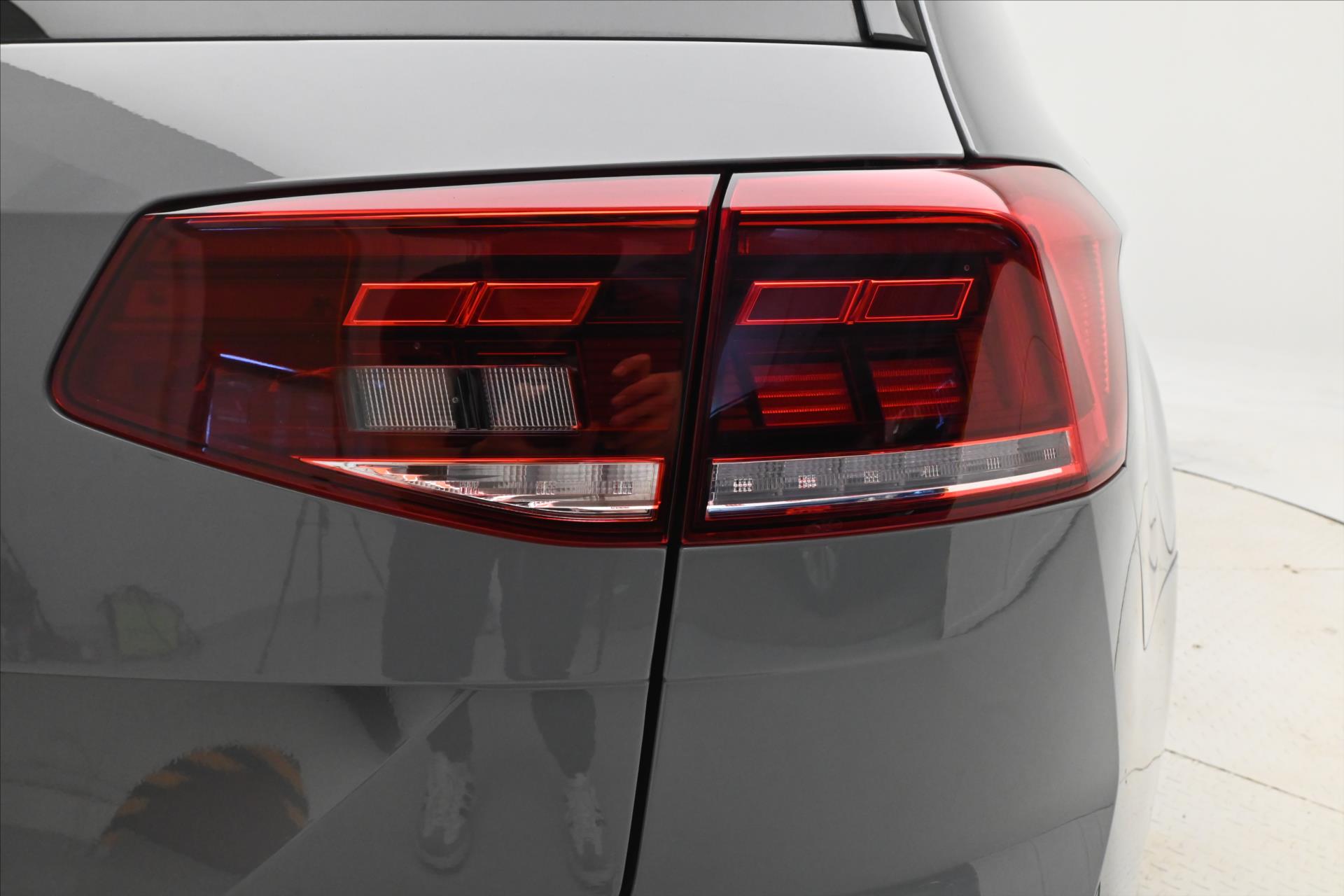 Hlavní fotografie vozu Volkswagen Passat 2,0 TDI 110kW DSG Business Záruka až 5 let (31)