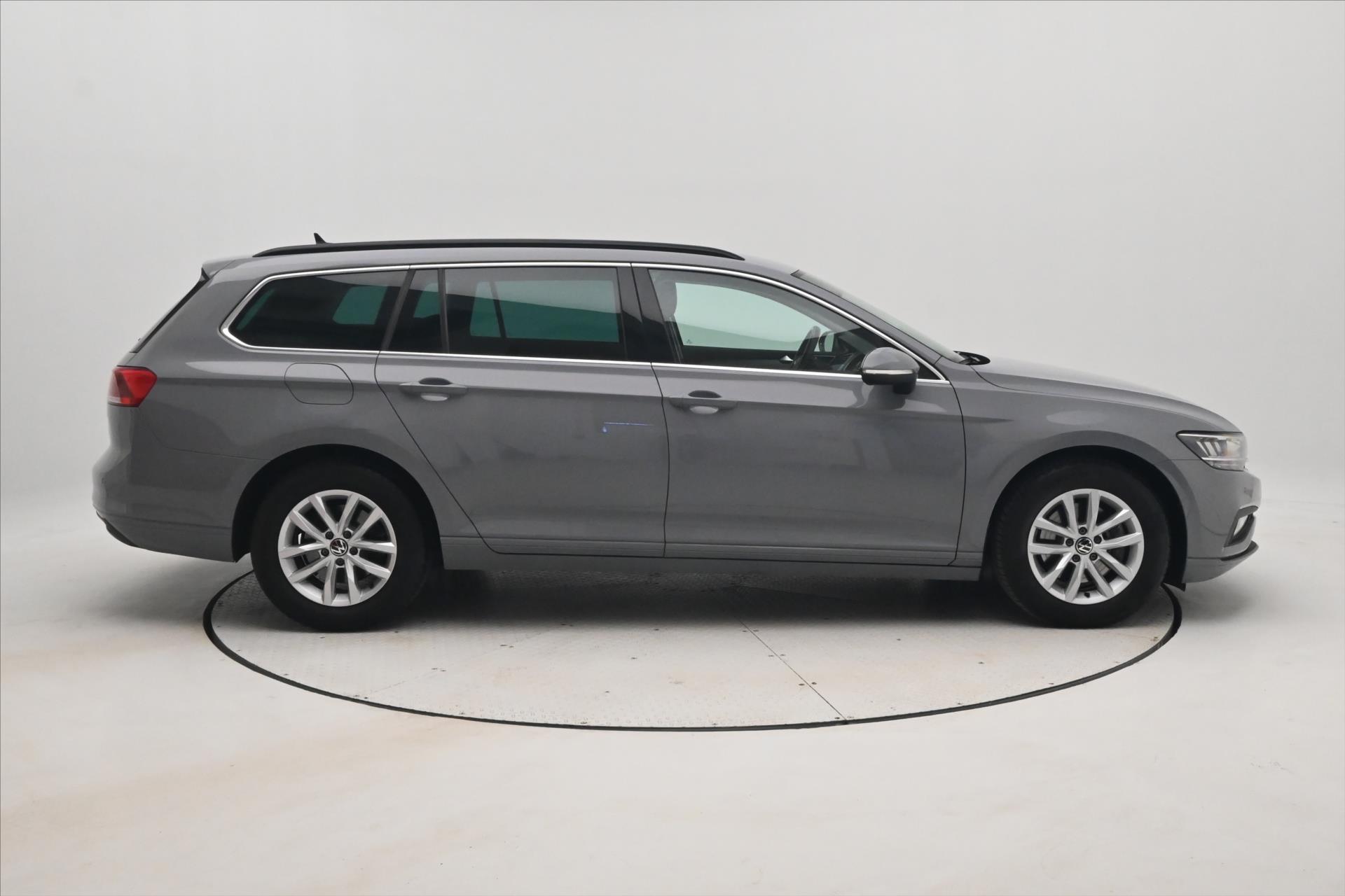 Hlavní fotografie vozu Volkswagen Passat 2,0 TDI 110kW DSG Business Záruka až 5 let (5)