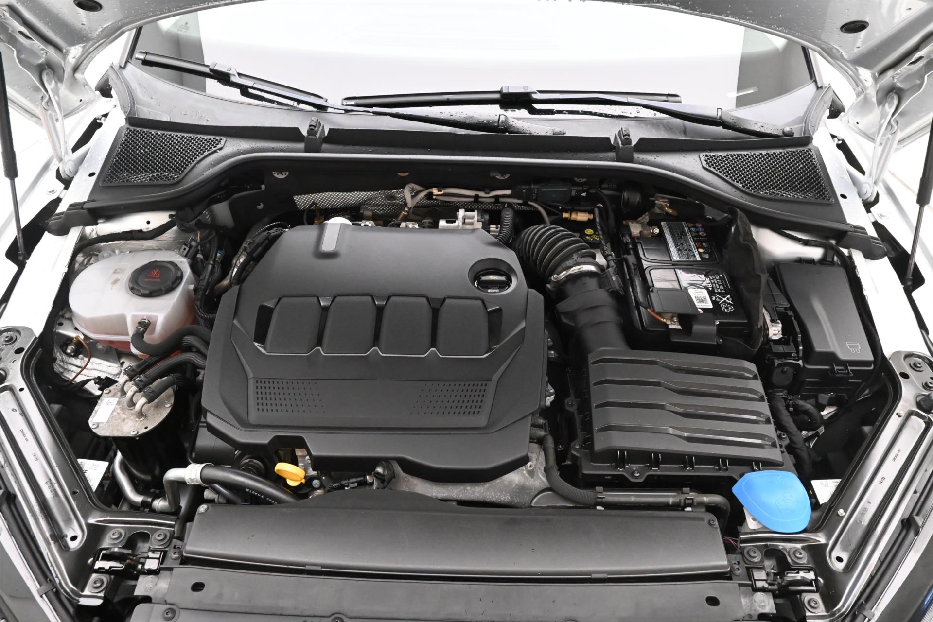 Hlavní fotografie vozu Škoda Octavia 2,0 TDI 85 kW Ambiente Záruka až 5 let (10)
