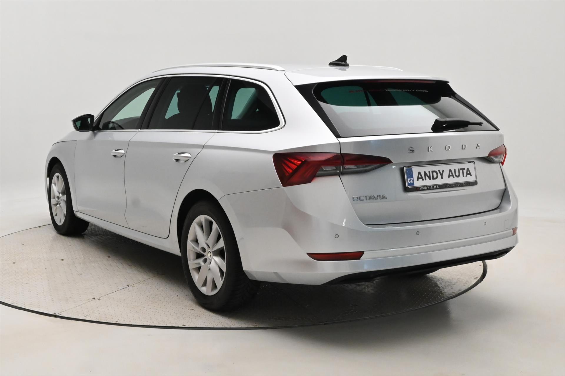 Hlavní fotografie vozu Škoda Octavia 2,0 TDI 85 kW Ambition Záruka až 5 let (8)