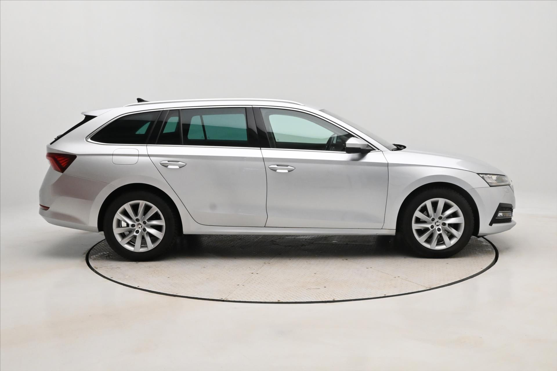 Hlavní fotografie vozu Škoda Octavia 2,0 TDI 85 kW VIRTUAL NAVI Záruka až 5 let (5)