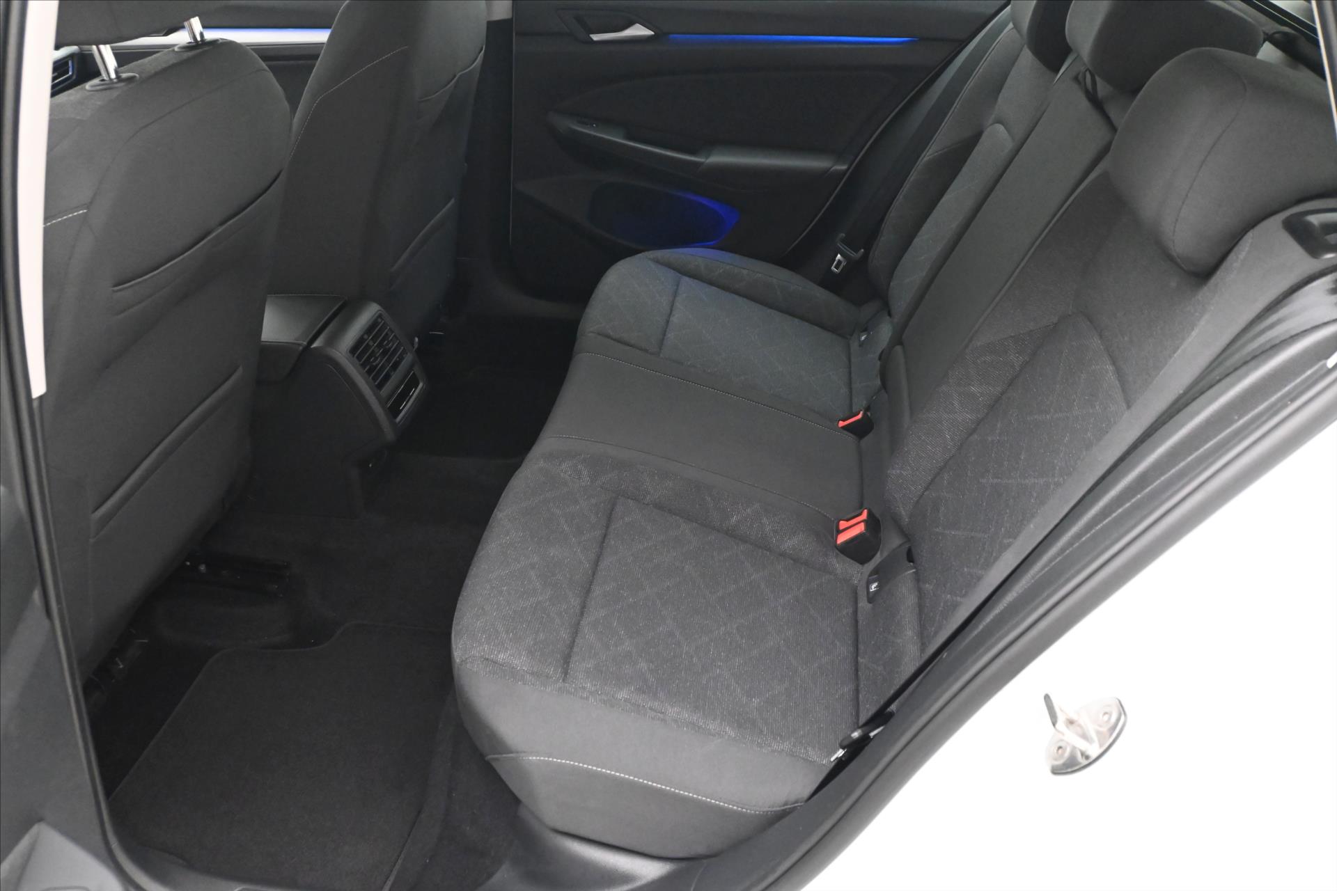 Hlavní fotografie vozu Volkswagen Golf 2,0 TDI 110 kW Life Záruka až 5 let (15)