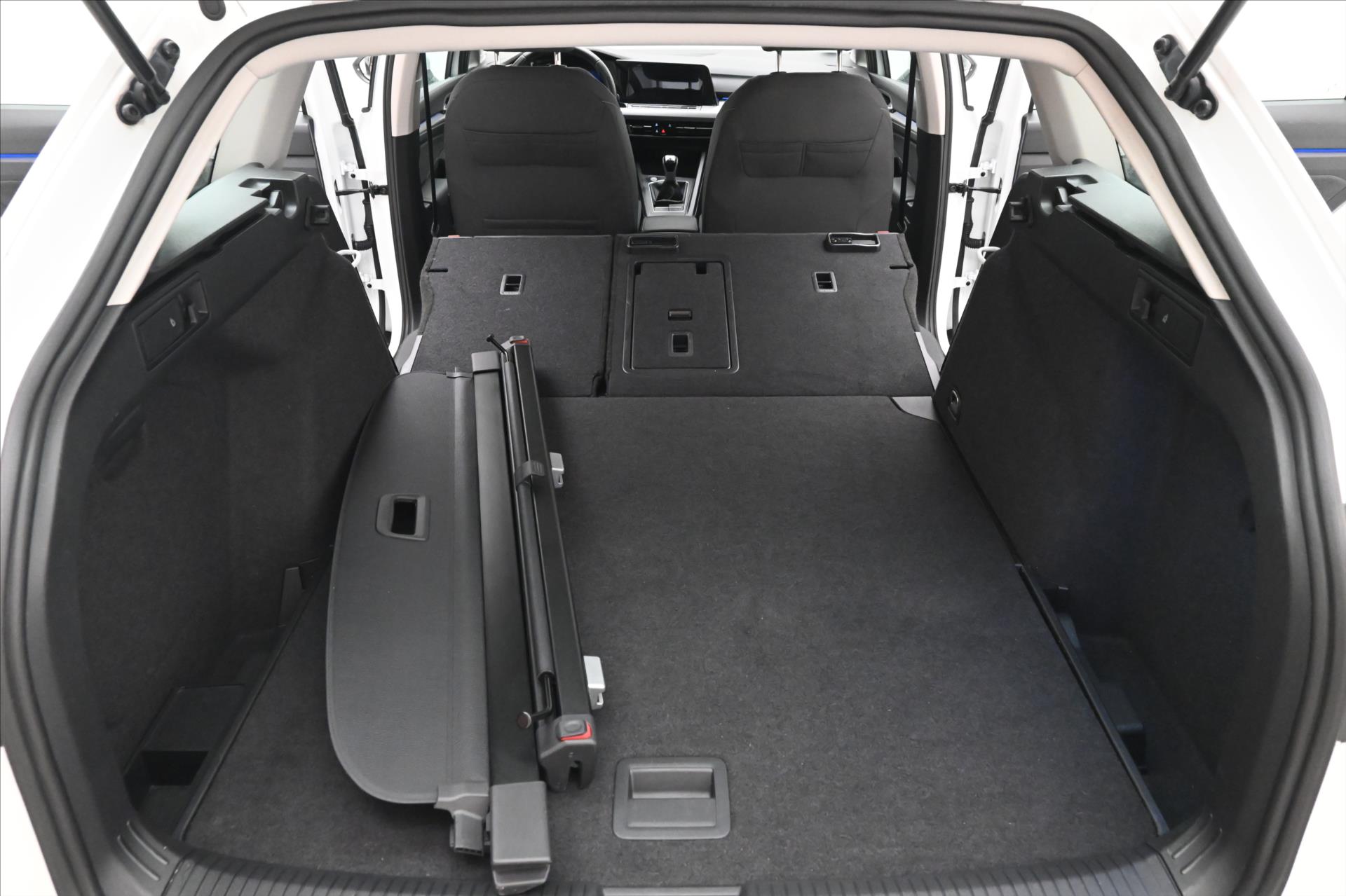 Hlavní fotografie vozu Volkswagen Golf 2,0 TDI 110kW Life Záruka až 5 let (12)