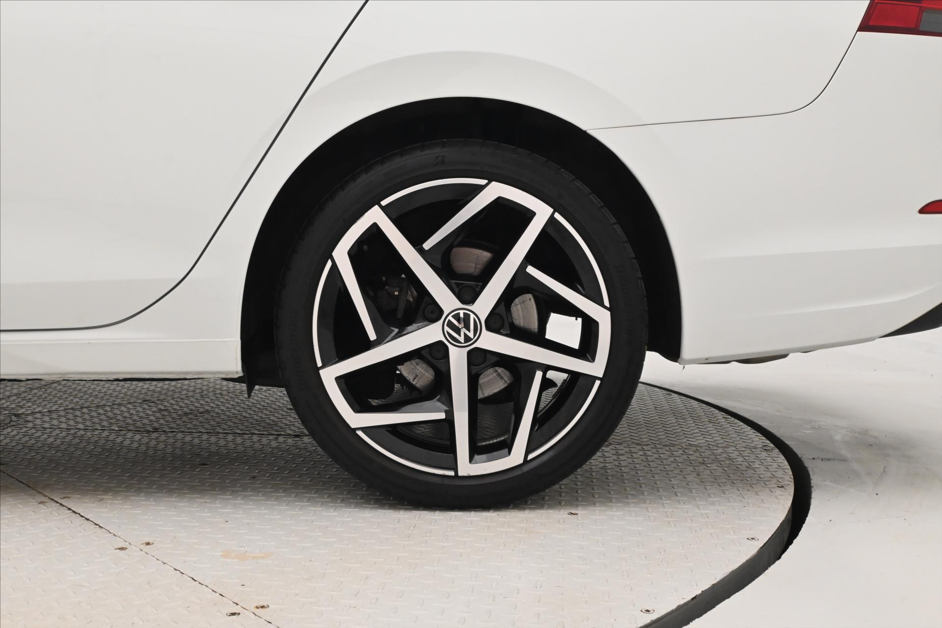 Hlavní fotografie vozu Volkswagen Golf 2,0 TDI 110kW Life Záruka až 5 let (31)