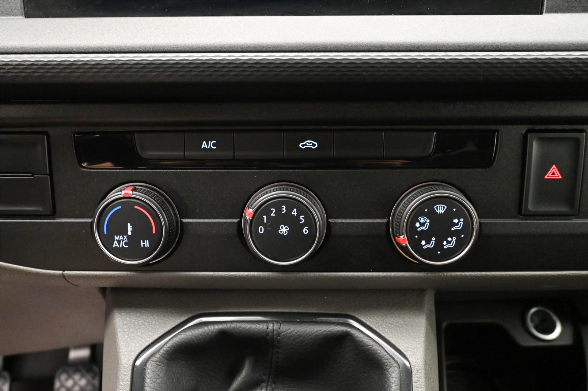 Hlavní fotografie vozu Volkswagen Transporter 2,0 TDI 110 kW Navigace Záruka až 5 let (22)