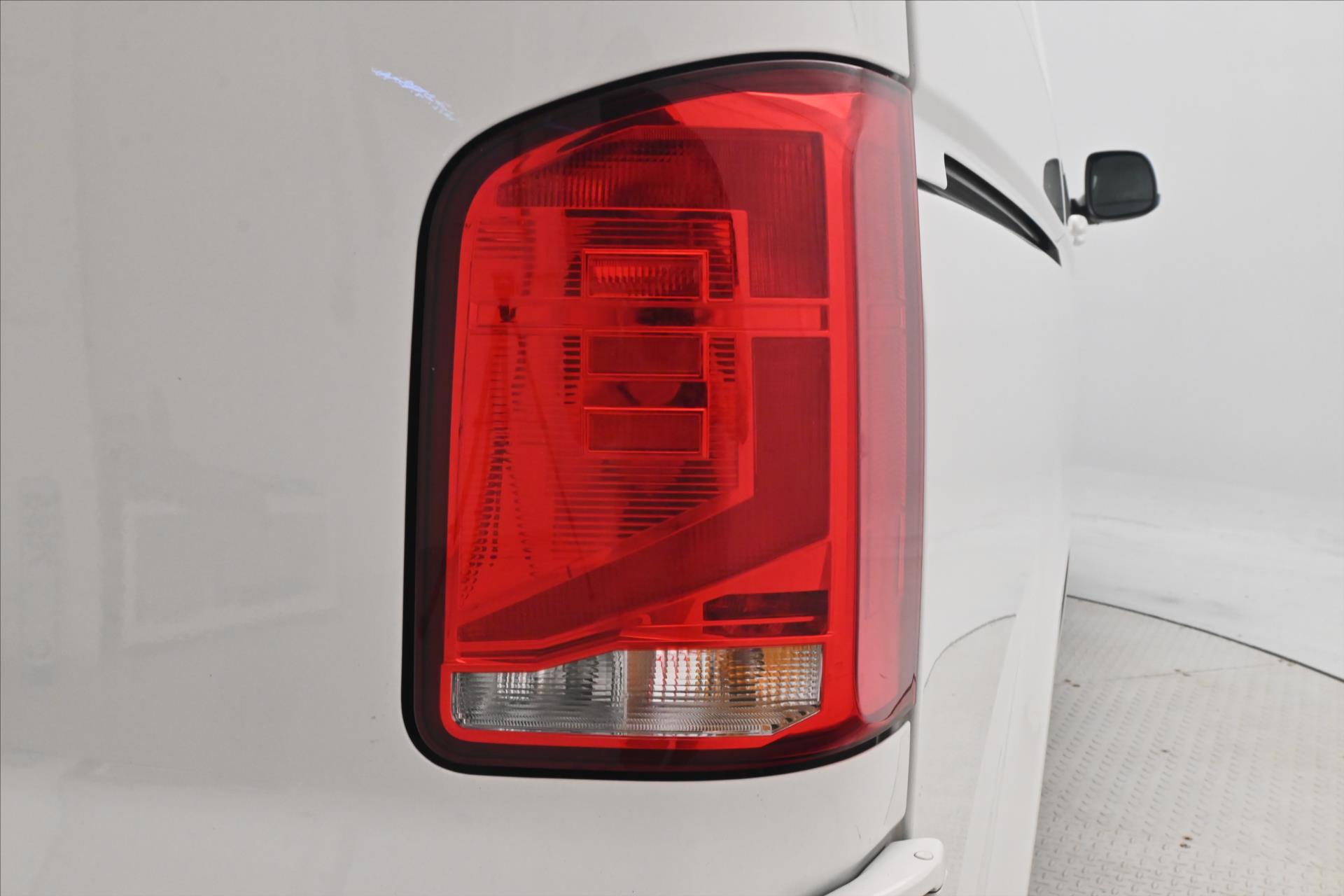 Hlavní fotografie vozu Volkswagen Transporter 2,0 TDI 110 kW Navigace Záruka až 5 let (30)