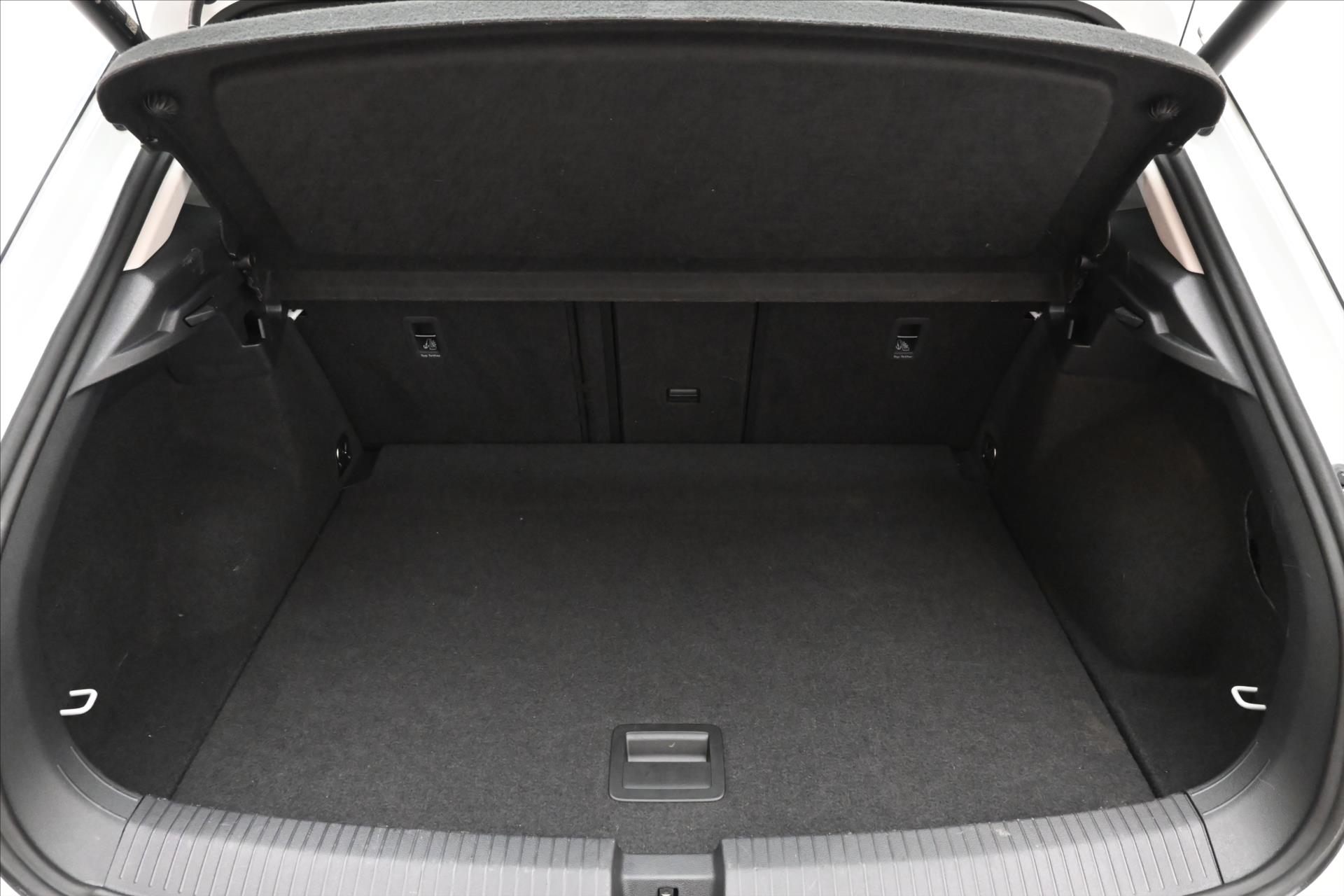 Hlavní fotografie vozu Volkswagen T-Roc 2,0 TDI 110kW DSG Záruka až 5 let (11)