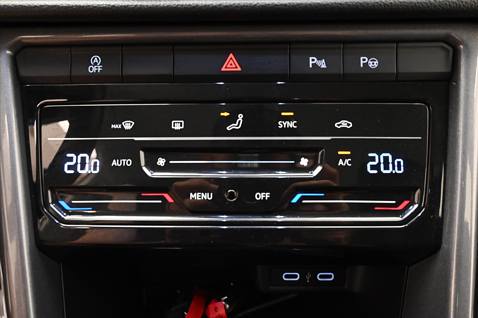 Hlavní fotografie vozu Volkswagen T-Roc 2,0 TDI 110kW DSG Záruka až 5 let (22)