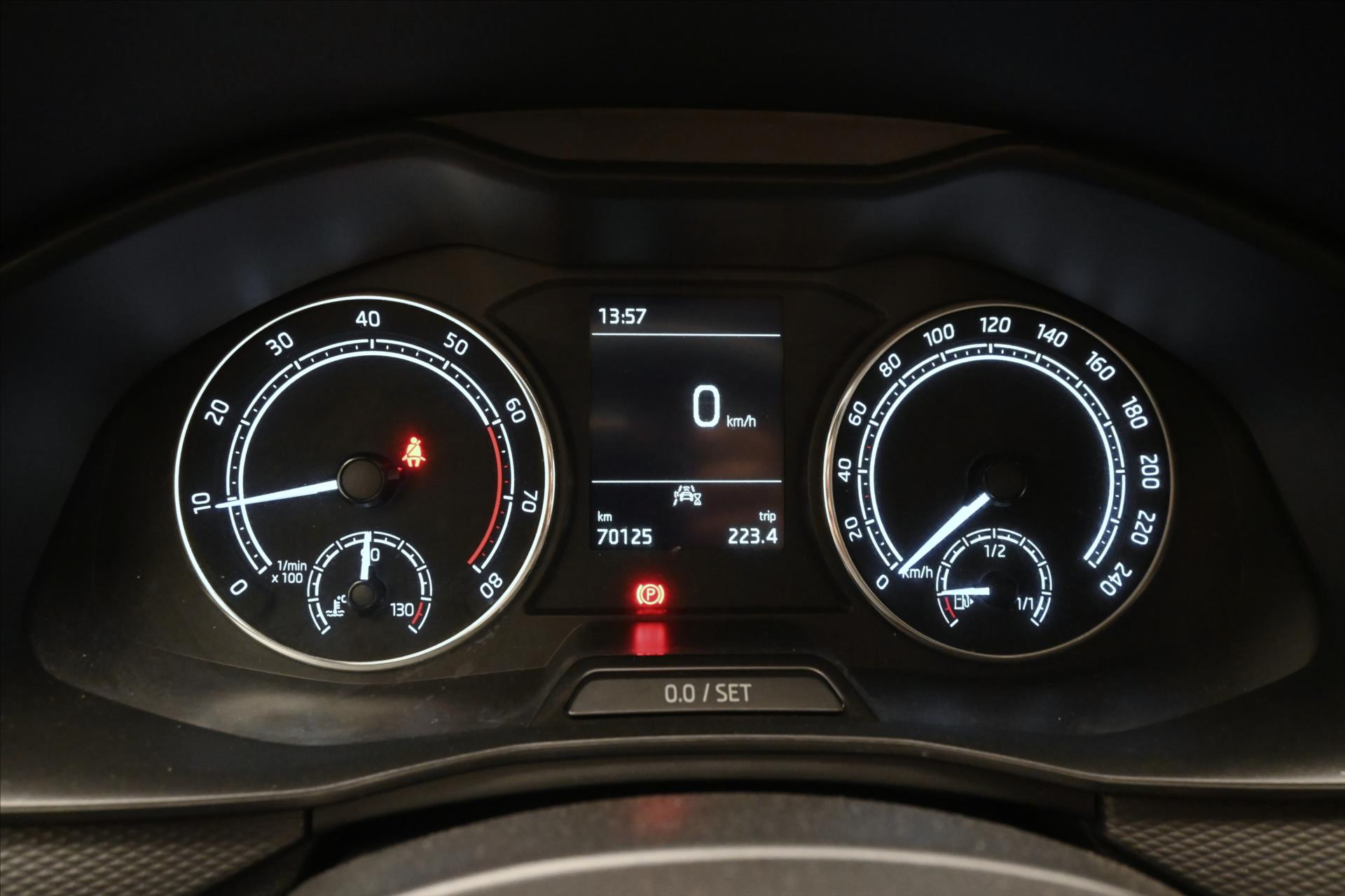 Hlavní fotografie vozu Škoda Kamiq 1,0 TSI 70 kW Tažné zařízení Záruka až 5 let (17)
