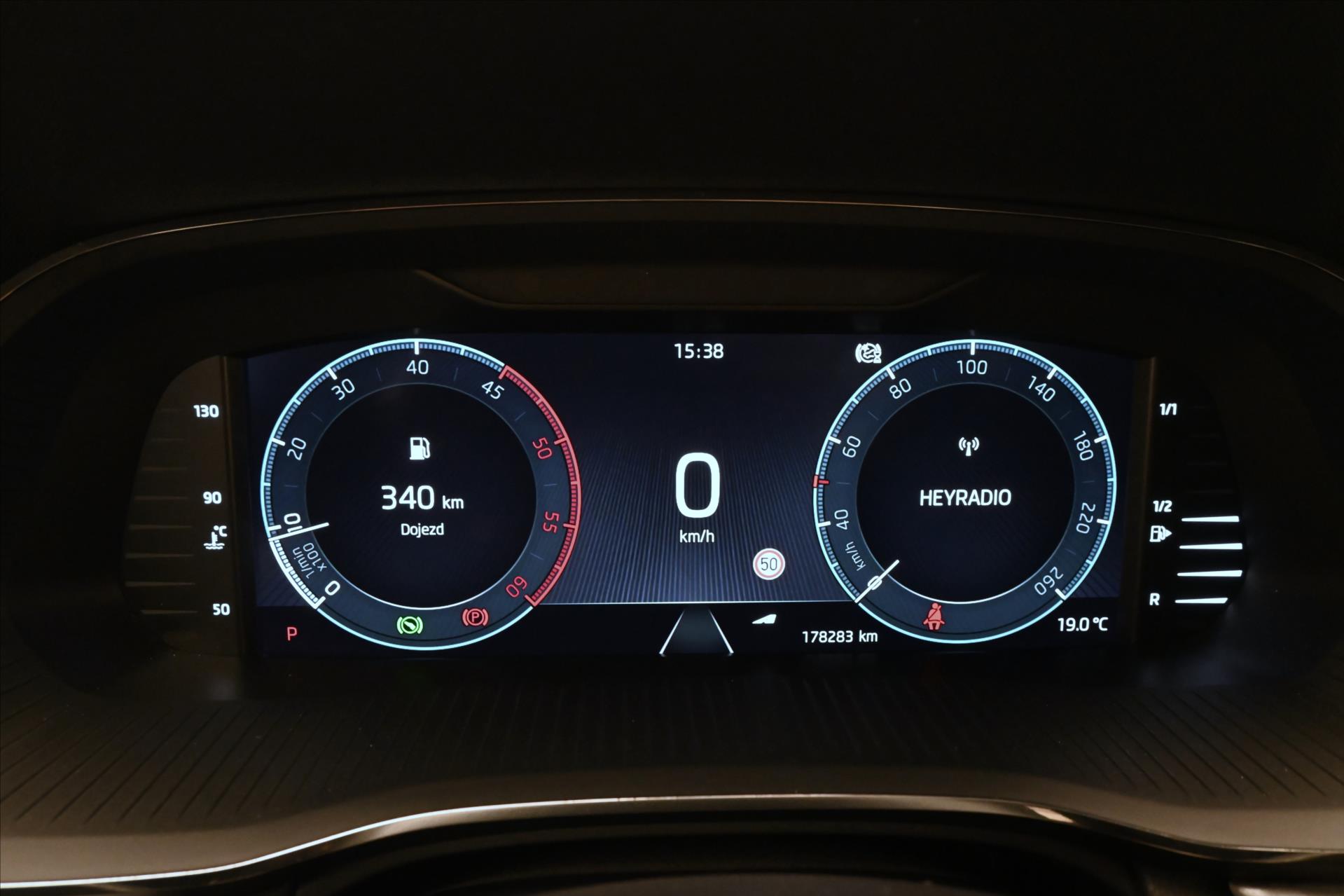 Hlavní fotografie vozu Škoda Octavia 2,0 TDI 110kW DSG Ambition Záruka až 5 let (17)