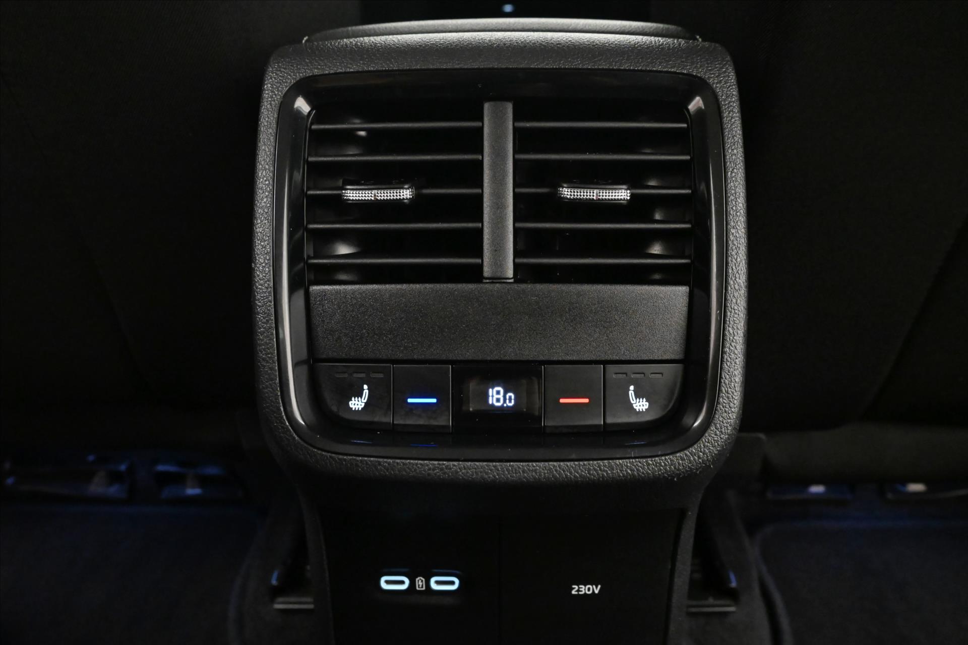 Hlavní fotografie vozu Škoda Octavia 2,0 TDI 110kW DSG Ambition Záruka až 5 let (23)