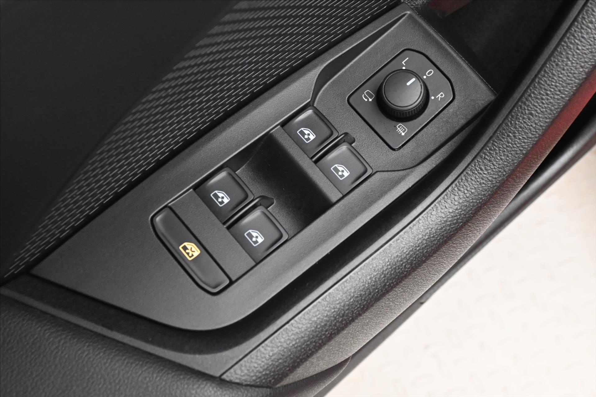 Hlavní fotografie vozu Škoda Octavia 2,0 TDI 110kW DSG Ambition Záruka až 5 let (27)