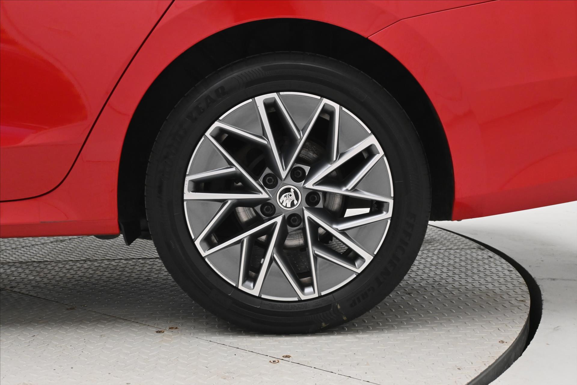 Hlavní fotografie vozu Škoda Octavia 2,0 TDI 110kW DSG Ambition Záruka až 5 let (34)