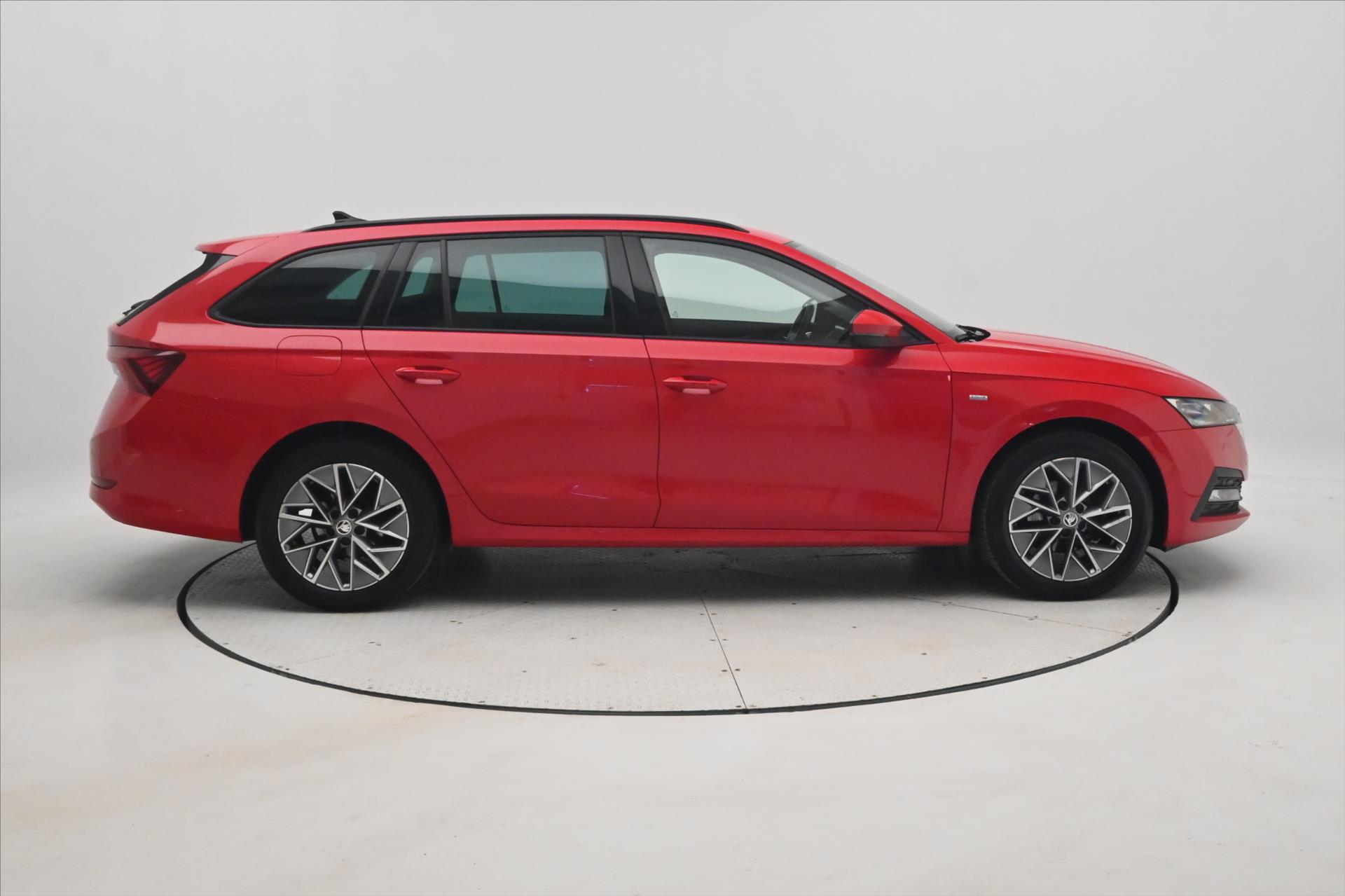 Hlavní fotografie vozu Škoda Octavia 2,0 TDI 110kW DSG Ambition Záruka až 5 let (5)