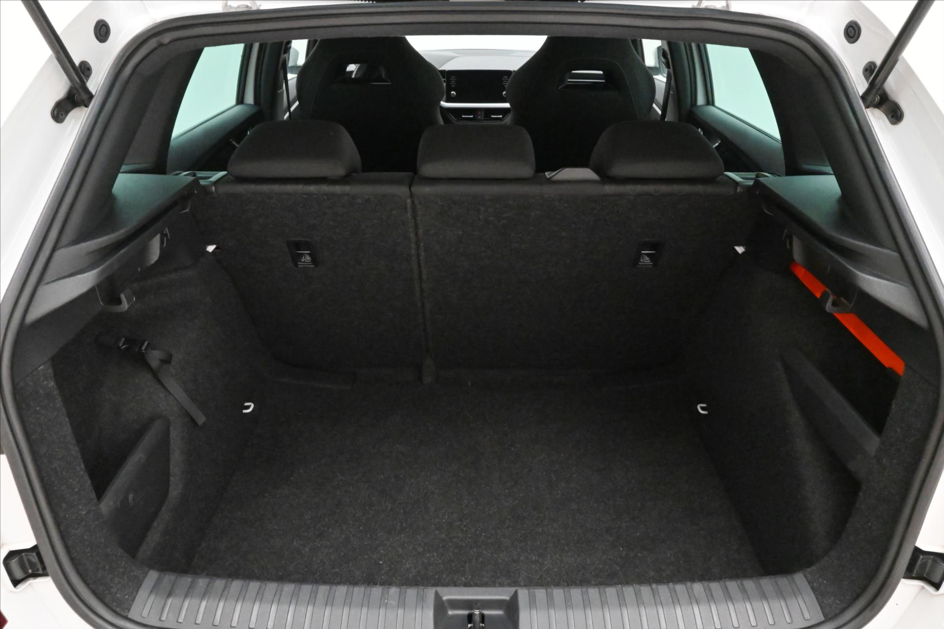 Hlavní fotografie vozu Škoda Kamiq 1,0 TSI 81 kW Sport Záruka až 5 let (11)