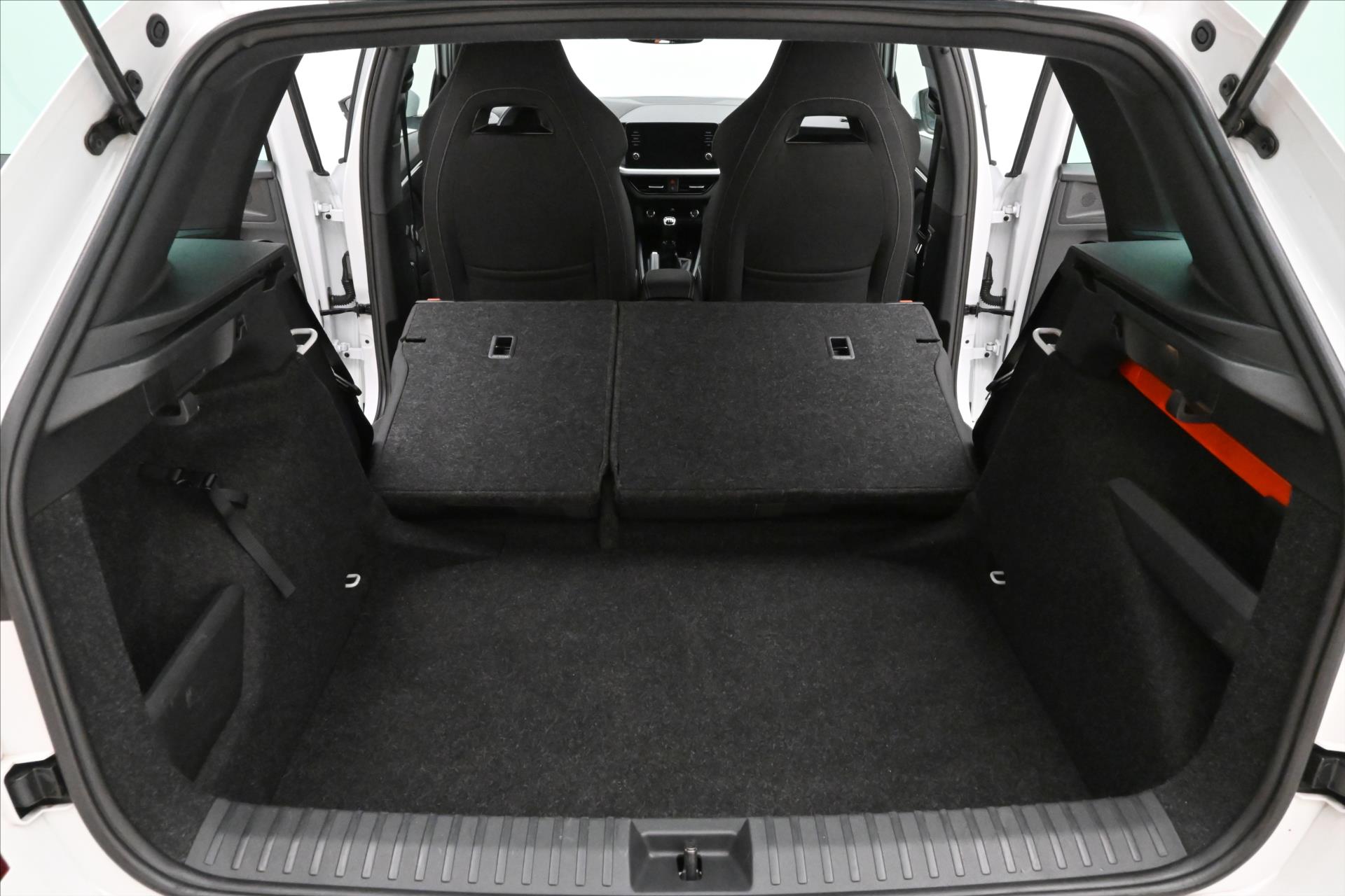 Hlavní fotografie vozu Škoda Kamiq 1,0 TSI 81 kW Sport Záruka až 5 let (12)