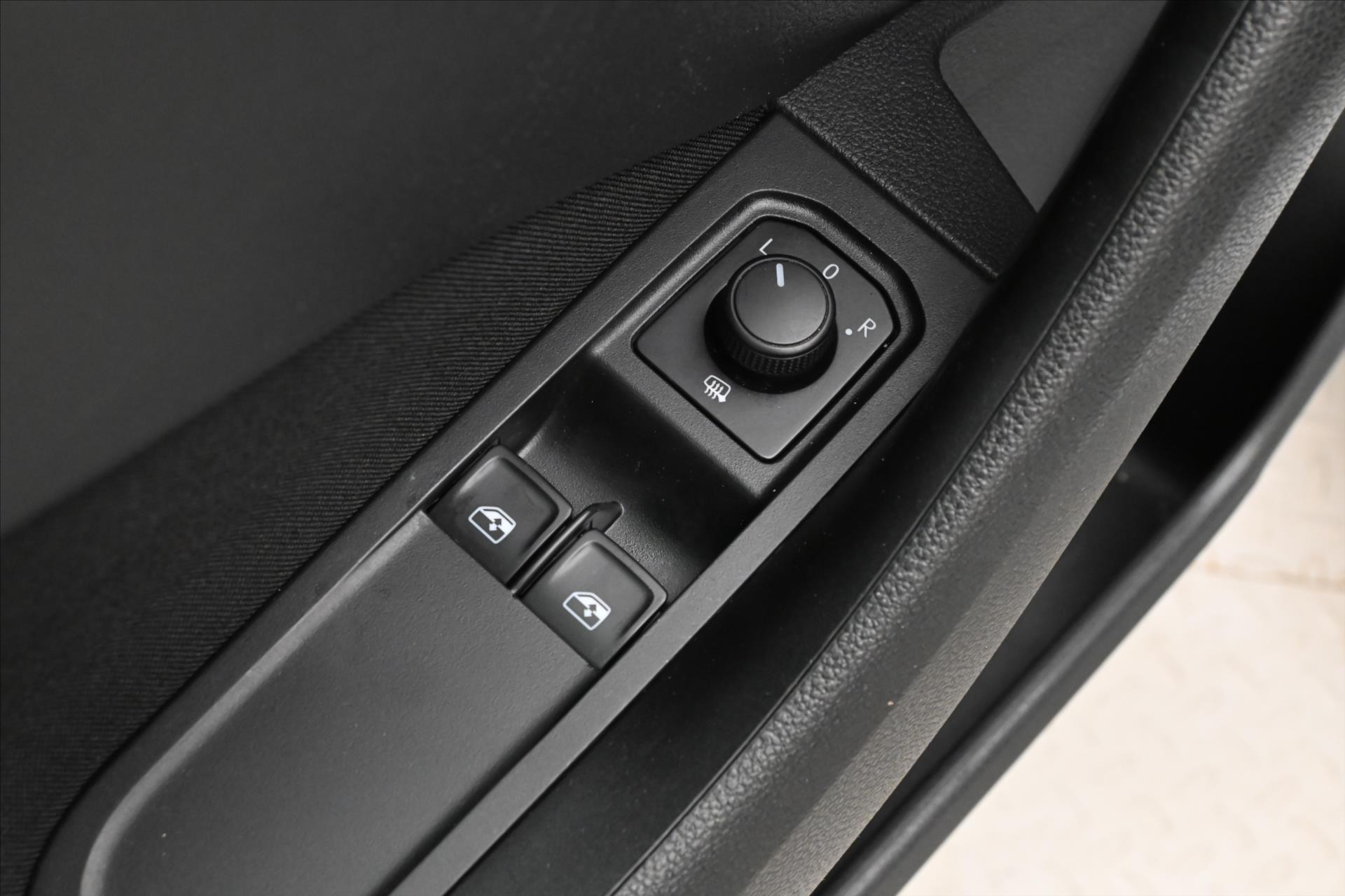 Hlavní fotografie vozu Škoda Kamiq 1,0 TSI 81 kW Sport Záruka až 5 let (25)