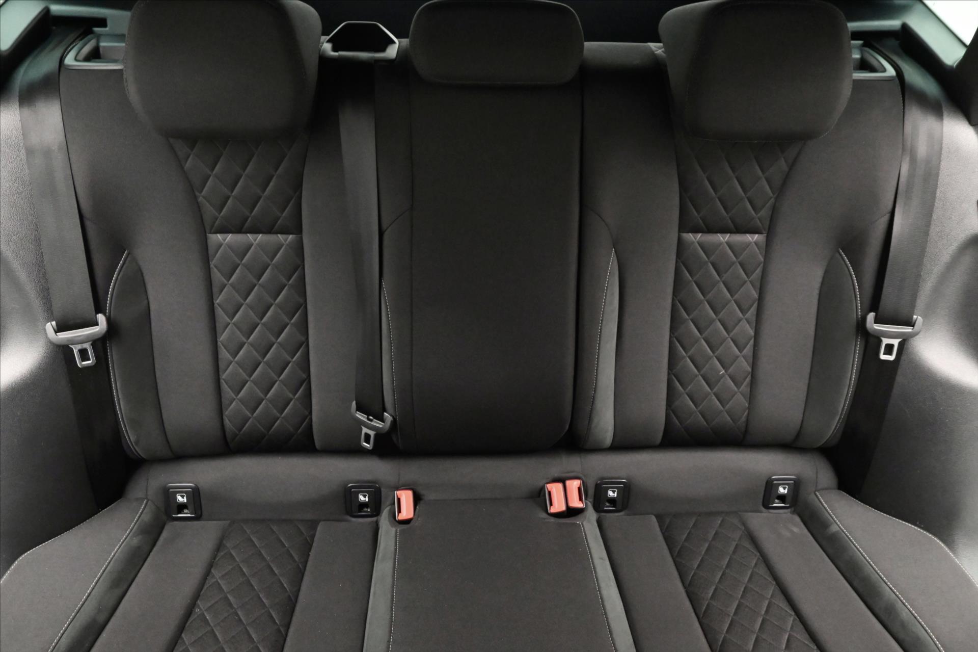Hlavní fotografie vozu Škoda Kamiq 1,0 TSI 81 kW Sport Záruka až 5 let (27)