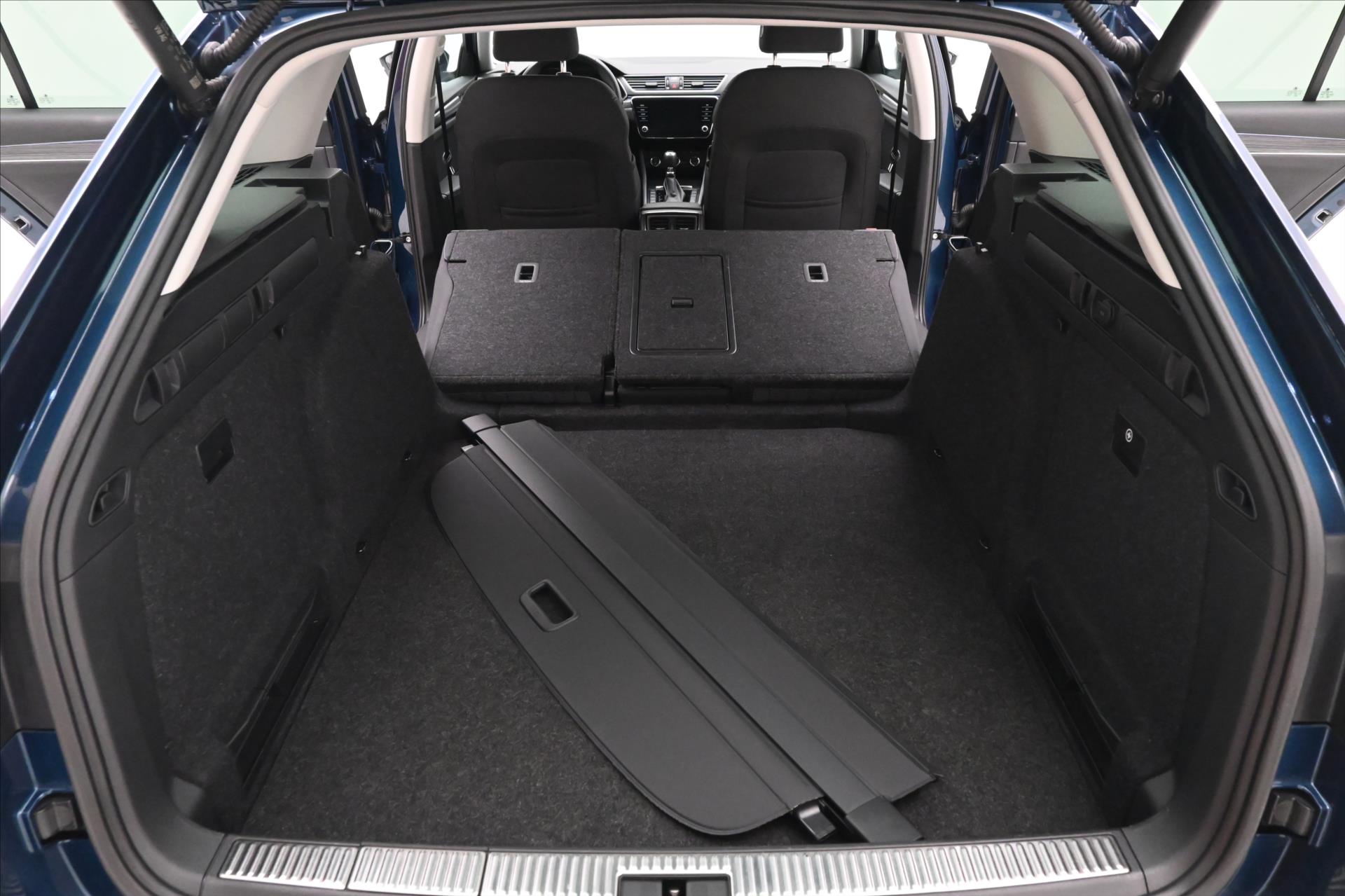 Hlavní fotografie vozu Škoda Superb 2,0 TDI 110kW DSG Style Záruka až 5 let (12)